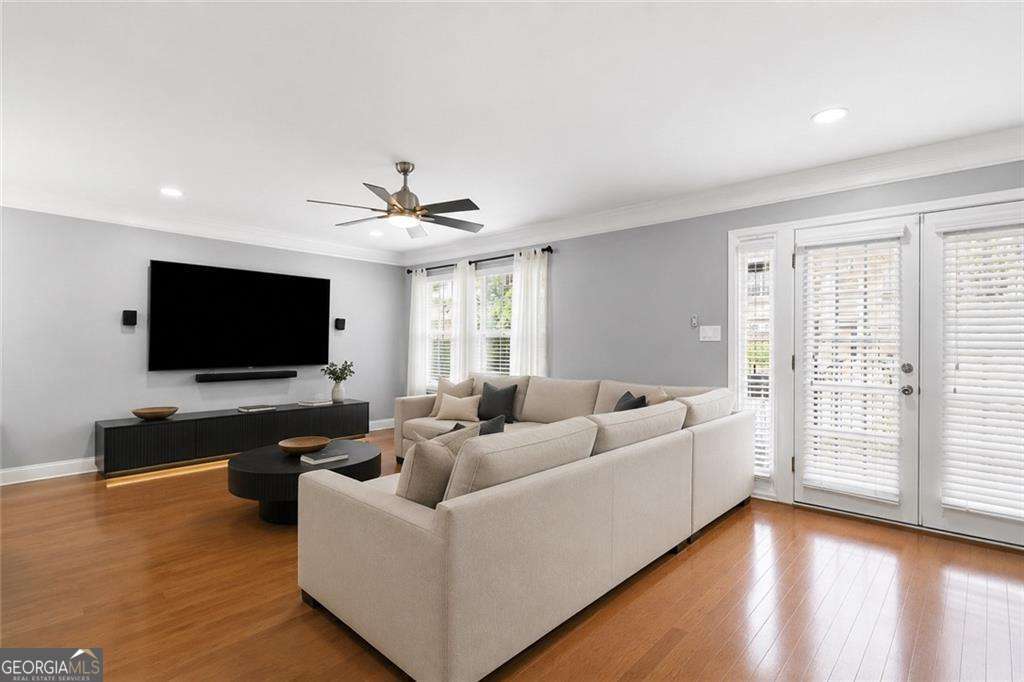 3 bedroom, 2.5 bathroom, 1,632 sq ft townhouse for sale at 6980 Roswell Road A7, Sandy Springs, GA 30328 — photo 7