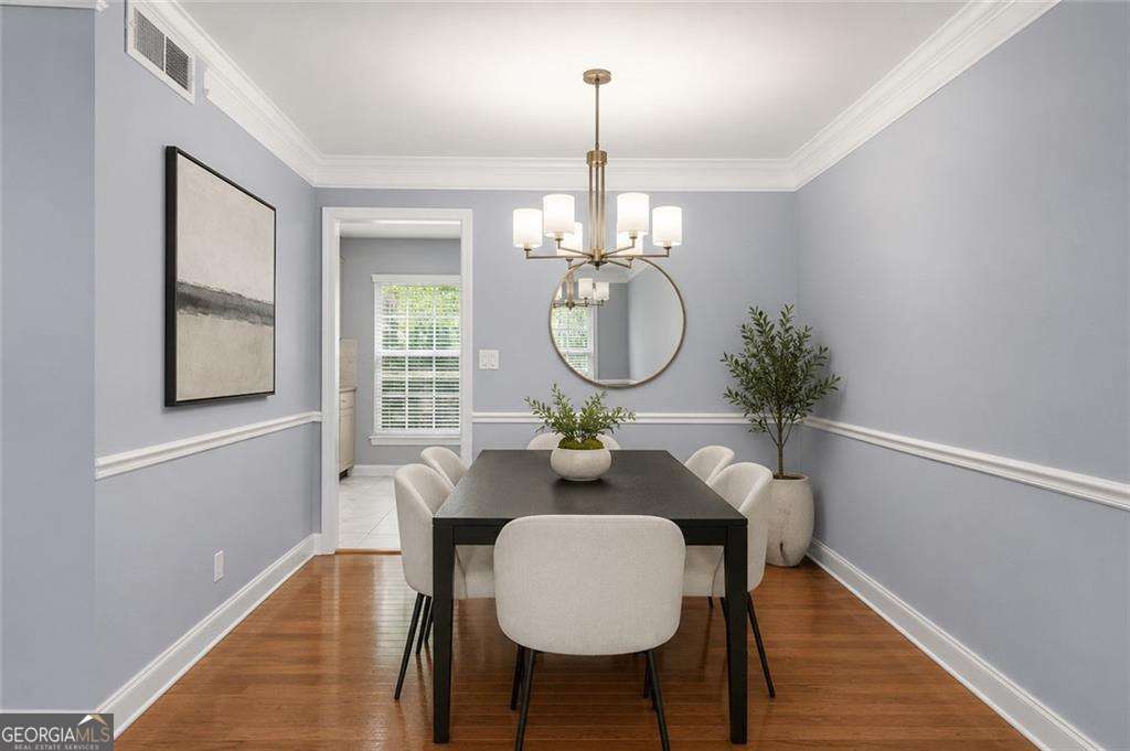 3 bedroom, 2.5 bathroom, 1,632 sq ft townhouse for sale at 6980 Roswell Road A7, Sandy Springs, GA 30328 — photo 8