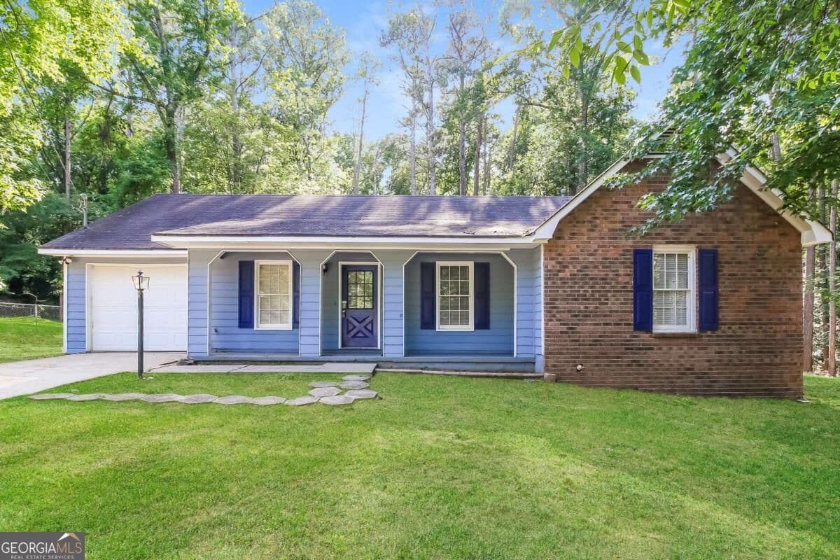 3 bedroom, 2 bathroom, 1,281 sq ft single family residence for sale at 8605 Collins Drive, Jonesboro, GA 30236