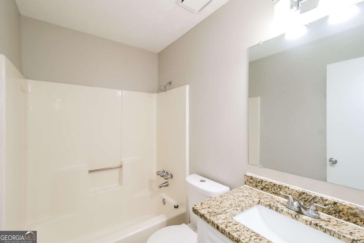 3 bedroom, 2 bathroom, 1,281 sq ft single family residence for sale at 8605 Collins Drive, Jonesboro, GA 30236 — photo 9