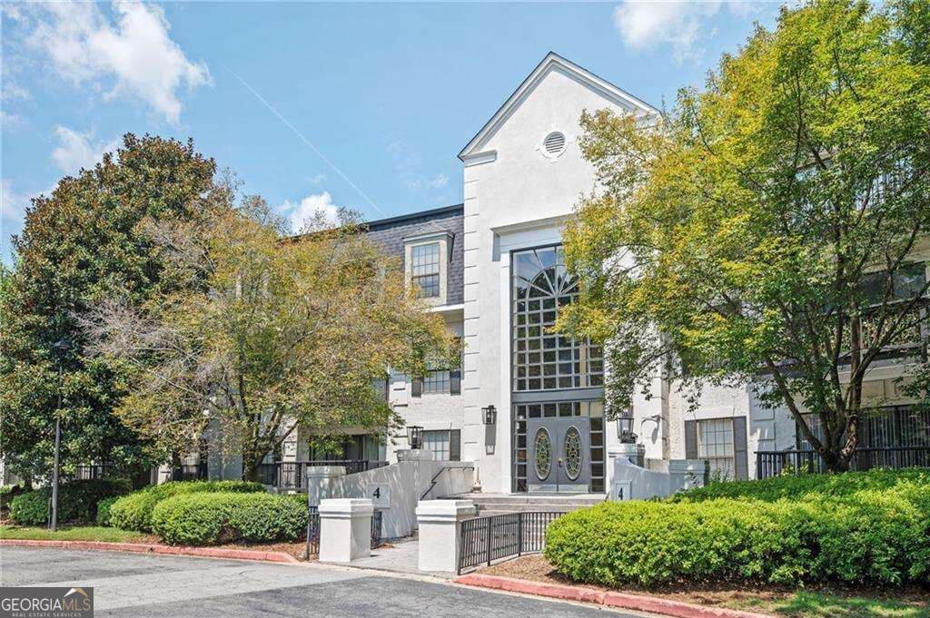 2 bedroom, 2 bathroom, 1,504 sq ft condominium for rent at 4303 Pine Heights Drive 4303, Atlanta, GA 30324 for $2,200 a month — photo 2