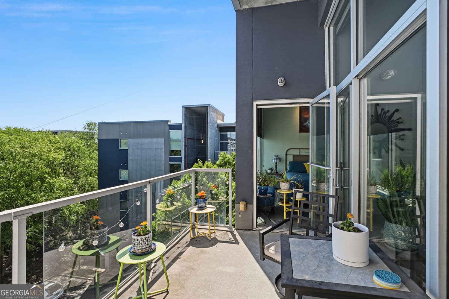 1 bedroom, 1.5 bathroom, 879 sq ft condominium sold at 130 Arizona Avenue 404, Atlanta, GA 30307