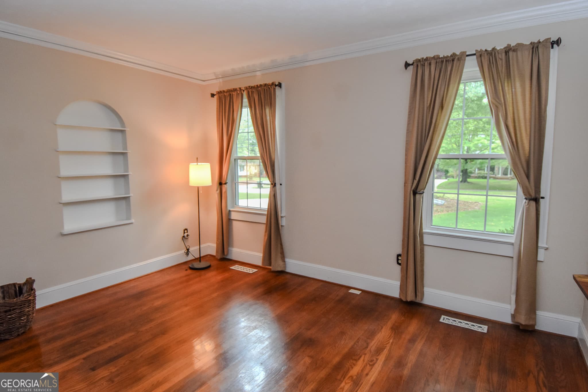 3 bedroom, 2 bathroom, 2,102 sq ft single family residence for sale at 847 E College Street, Griffin, GA 30224 — photo 7
