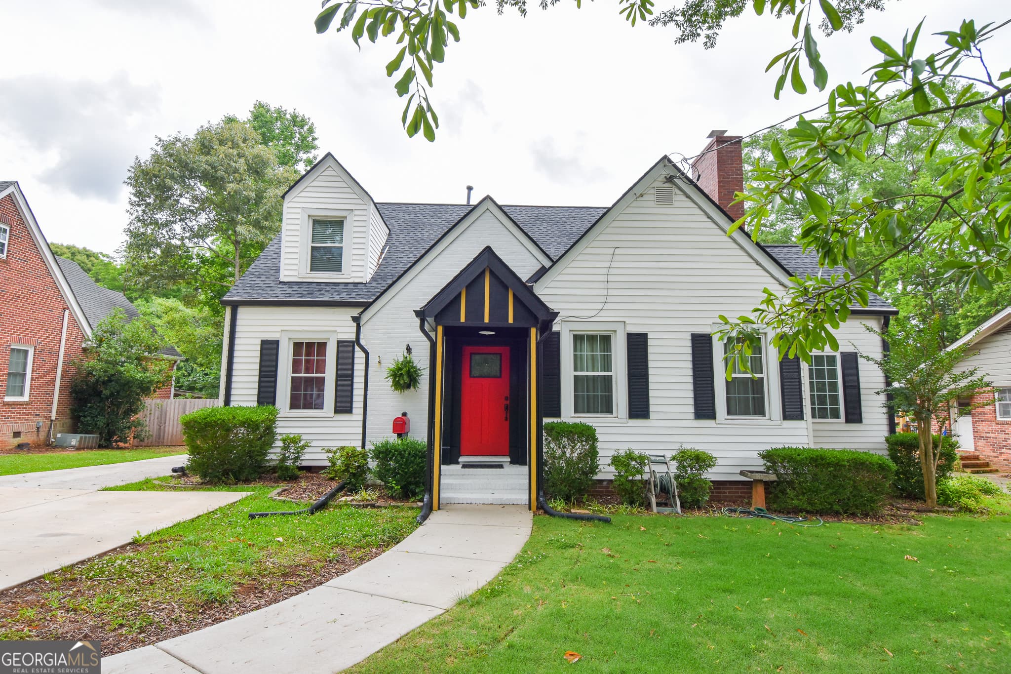 3 bedroom, 2 bathroom, 2,102 sq ft single family residence for sale at 847 E College Street, Griffin, GA 30224