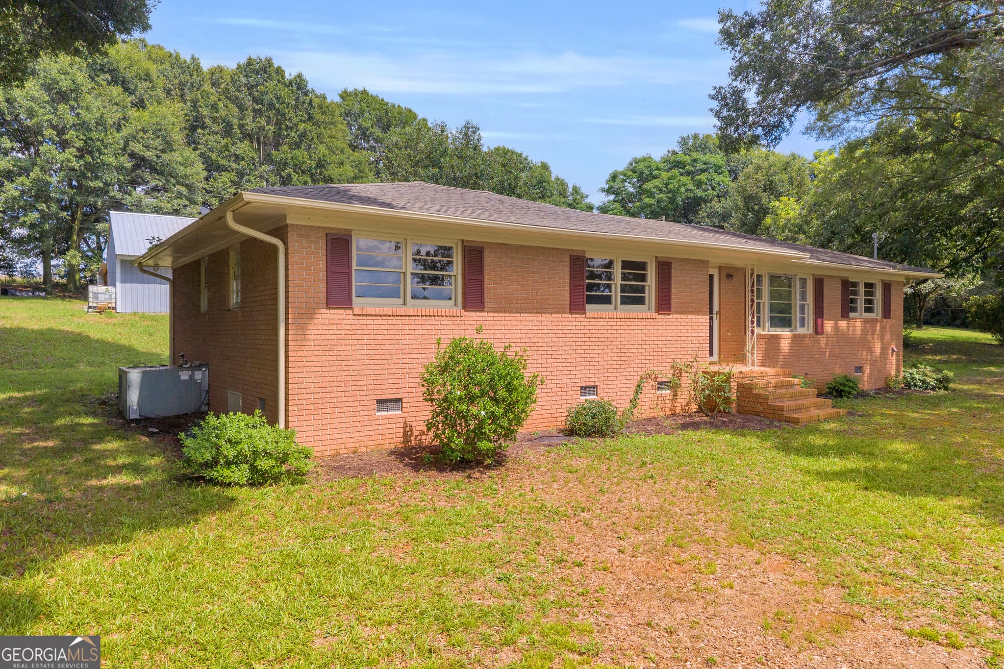 3 bedroom, 2 bathroom, 1,140 sq ft single family residence for sale at 3657 Wildcat Bridge Road, Royston, GA 30662 — photo 1 of 48