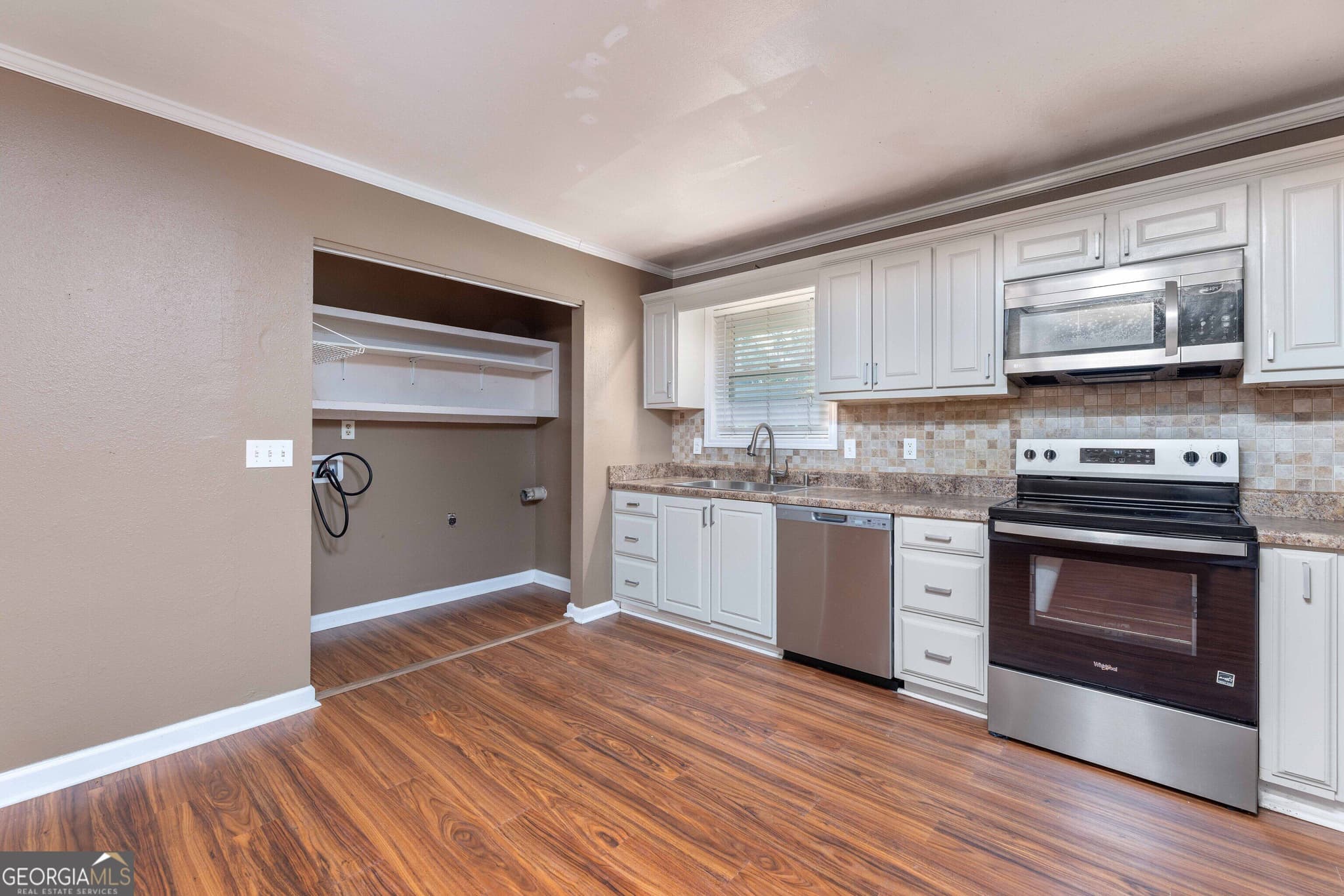 4 bedroom, 2 bathroom, 1,988 sq ft single family residence under contract at 2562 Harwich Circle, Columbus, GA 31907 — photo 5