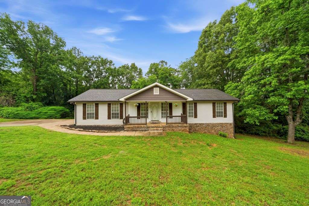4 bedroom, 3 bathroom, 2,000 sq ft single family residence sold at 516 Fieldwood Drive, Adairsville, GA 30103