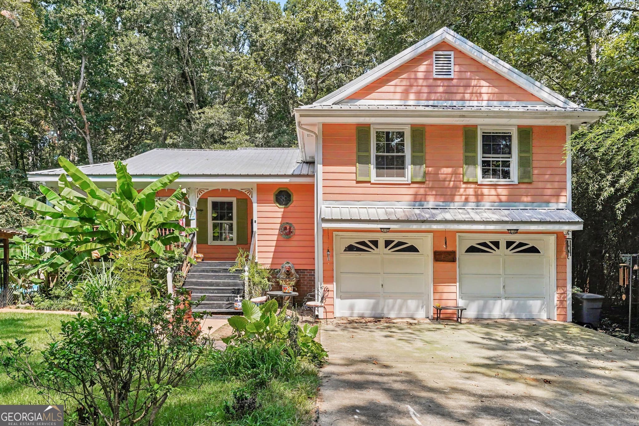3 bedroom, 2.5 bathroom, 1,932 sq ft single family residence for sale at 1290 Moreland Road, Williamson, GA 30292 — photo 1 of 80
