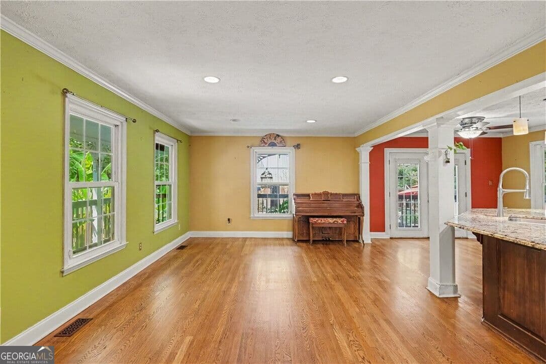 3 bedroom, 2.5 bathroom, 1,932 sq ft single family residence for sale at 1290 Moreland Road, Williamson, GA 30292 — photo 8