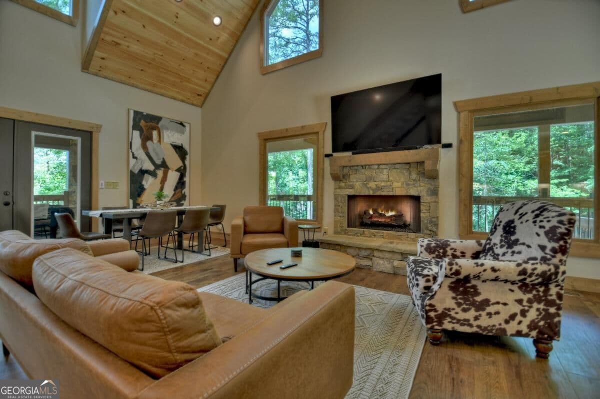 3 bedroom, 3.5 bathroom, 2,604 sq ft cabin,single family residence for sale at 80 Parker Court, Ellijay, GA 30540 — photo 5
