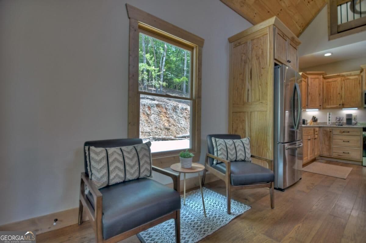 3 bedroom, 3.5 bathroom, 2,604 sq ft cabin,single family residence for sale at 80 Parker Court, Ellijay, GA 30540 — photo 8