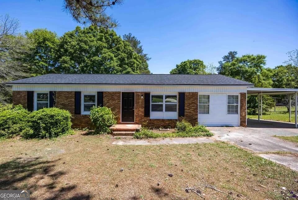 5 bedroom, 2 bathroom, 1,940 sq ft single family residence for rent at 427 Gun Club Road, Fort Valley, GA 31030 for $1,645 a month