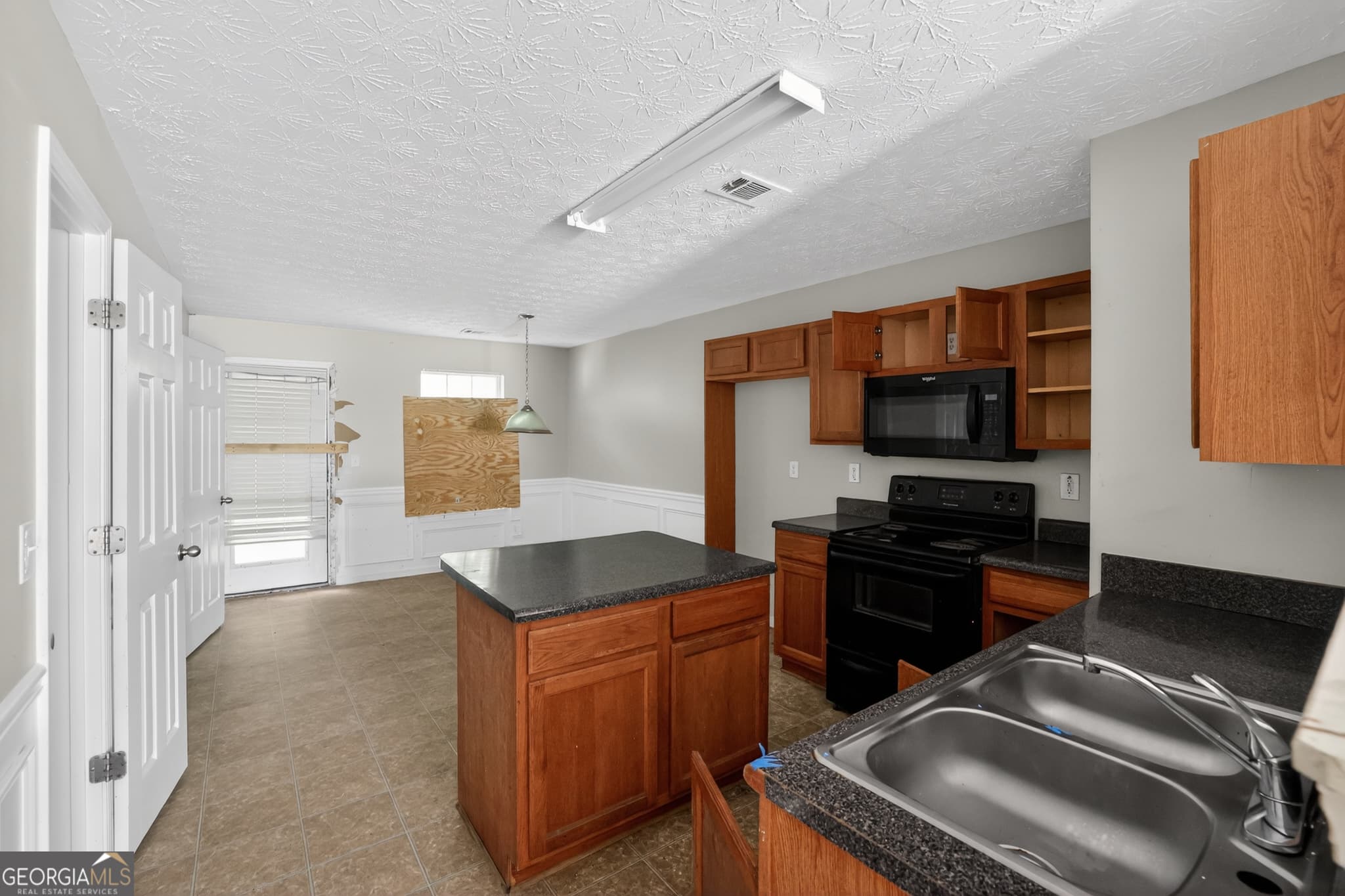 2 bedroom, 2.5 bathroom, 1,590 sq ft townhouse for sale at 2858 Vining Ridge Terrace, Decatur, GA 30034 — photo 4