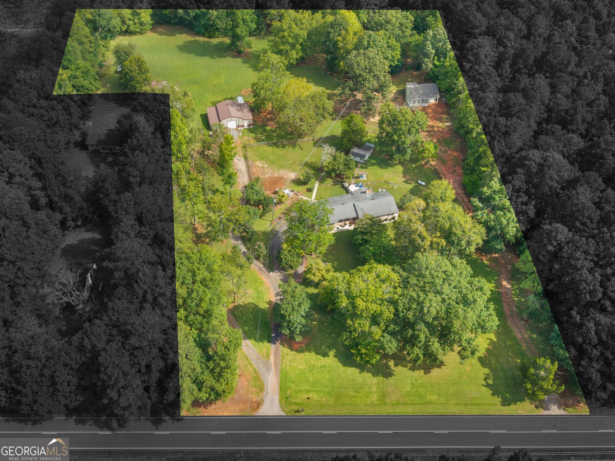 3 bedroom, 2.5 bathroom, 1,764 sq ft single family residence for sale at 3384 Dames Ferry Road, Forsyth, GA 31029 — photo 6