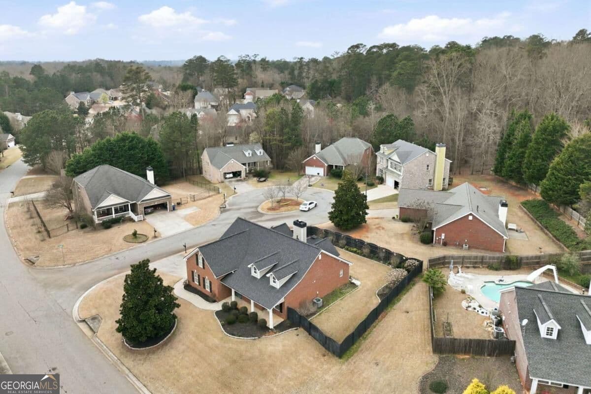 4 bedroom, 3 bathroom, 2,014 sq ft single family residence for sale at 302 Hampton Park Drive, Athens, GA 30606 — photo 2