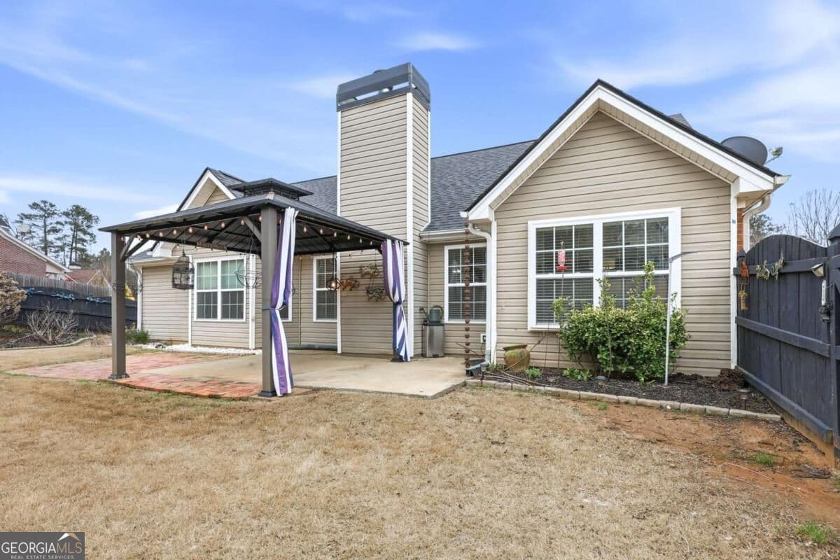 4 bedroom, 3 bathroom, 2,014 sq ft single family residence for sale at 302 Hampton Park Drive, Athens, GA 30606 — photo 3