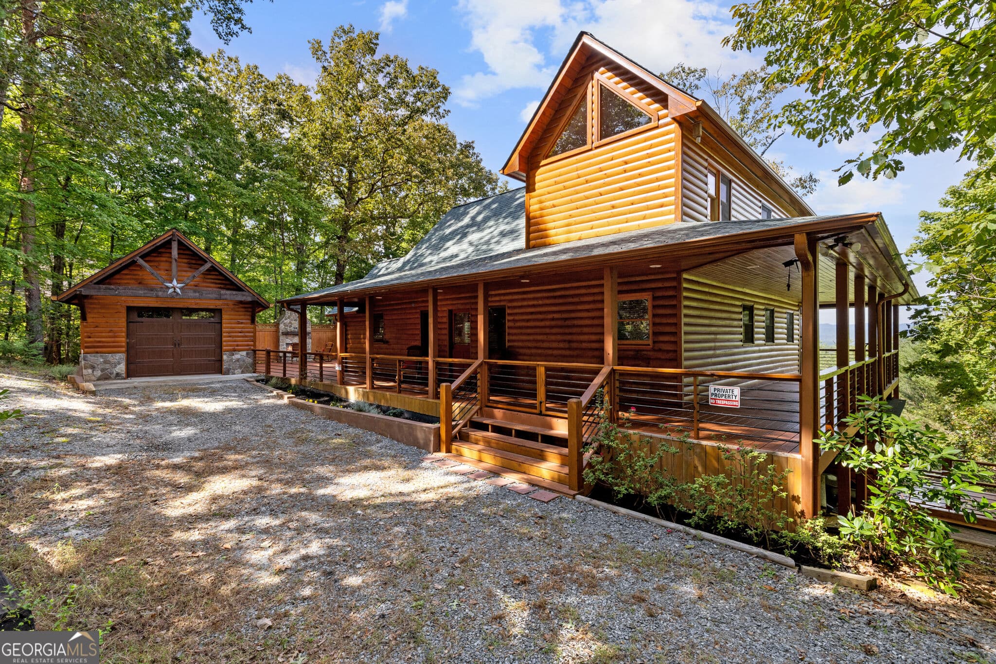 3 bedroom, 3 bathroom, 2,640 sq ft cabin,single family residence for sale at 208 Cohutta Overlook Drive, Blue Ridge, GA 30513 — photo 2