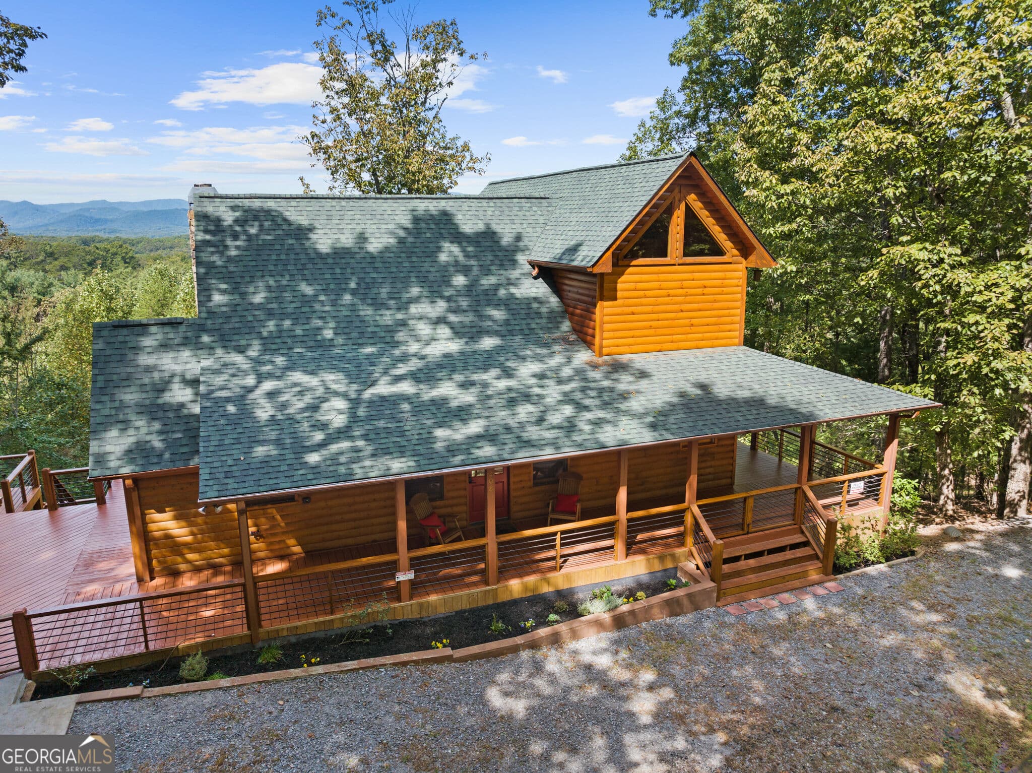 3 bedroom, 3 bathroom, 2,640 sq ft cabin,single family residence for sale at 208 Cohutta Overlook Drive, Blue Ridge, GA 30513 — photo 1 of 58