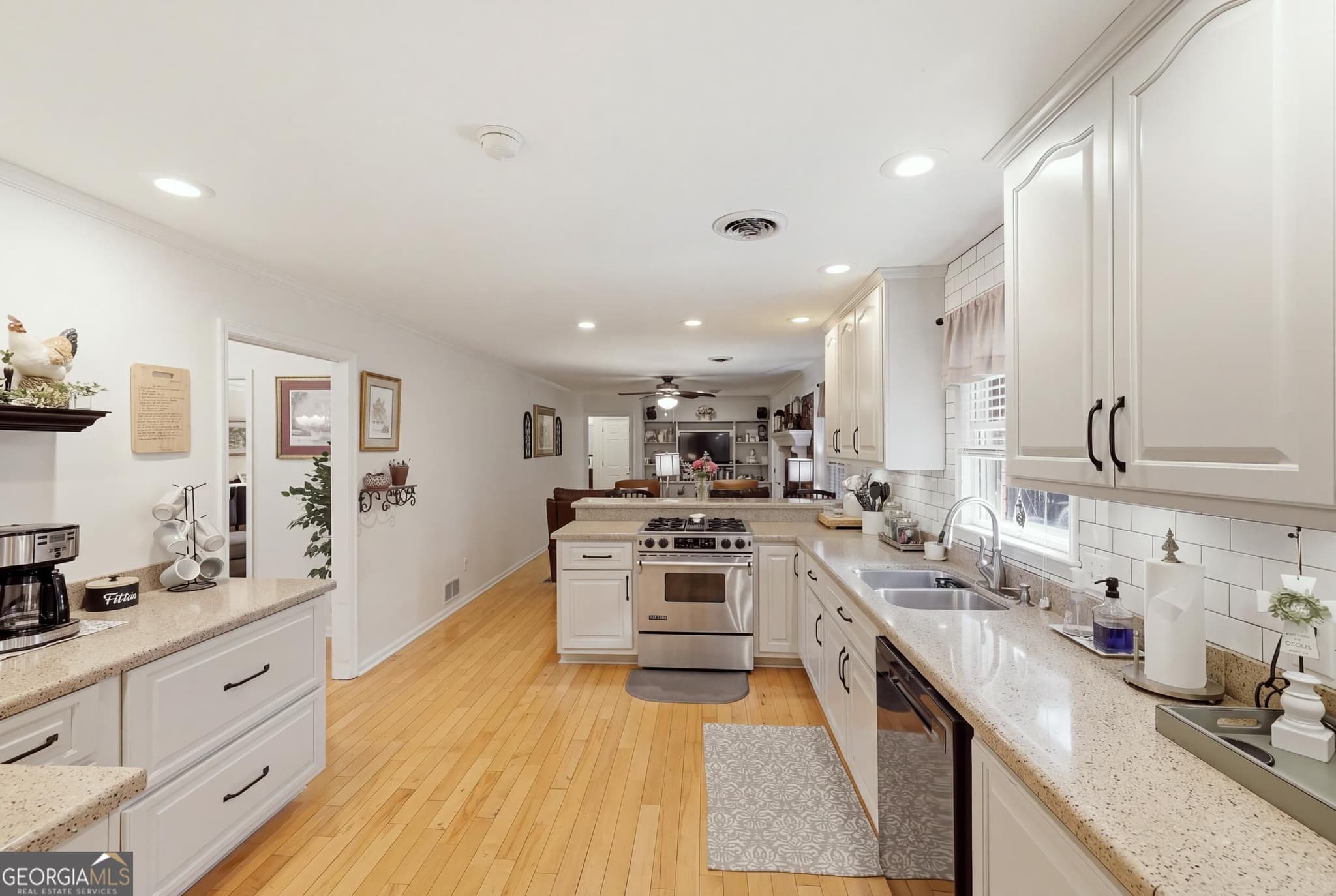 4 bedroom, 3.5 bathroom, 3,900 sq ft single family residence for sale at 155 Valley Road, Toccoa, GA 30577 — photo 7