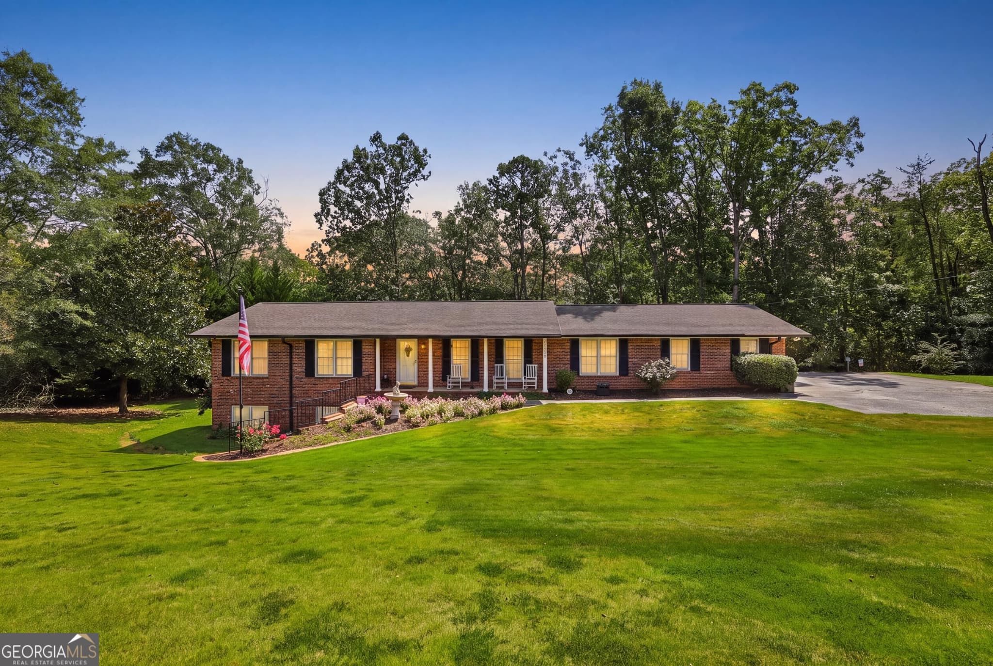 4 bedroom, 3.5 bathroom, 3,900 sq ft single family residence for sale at 155 Valley Road, Toccoa, GA 30577 — photo 3