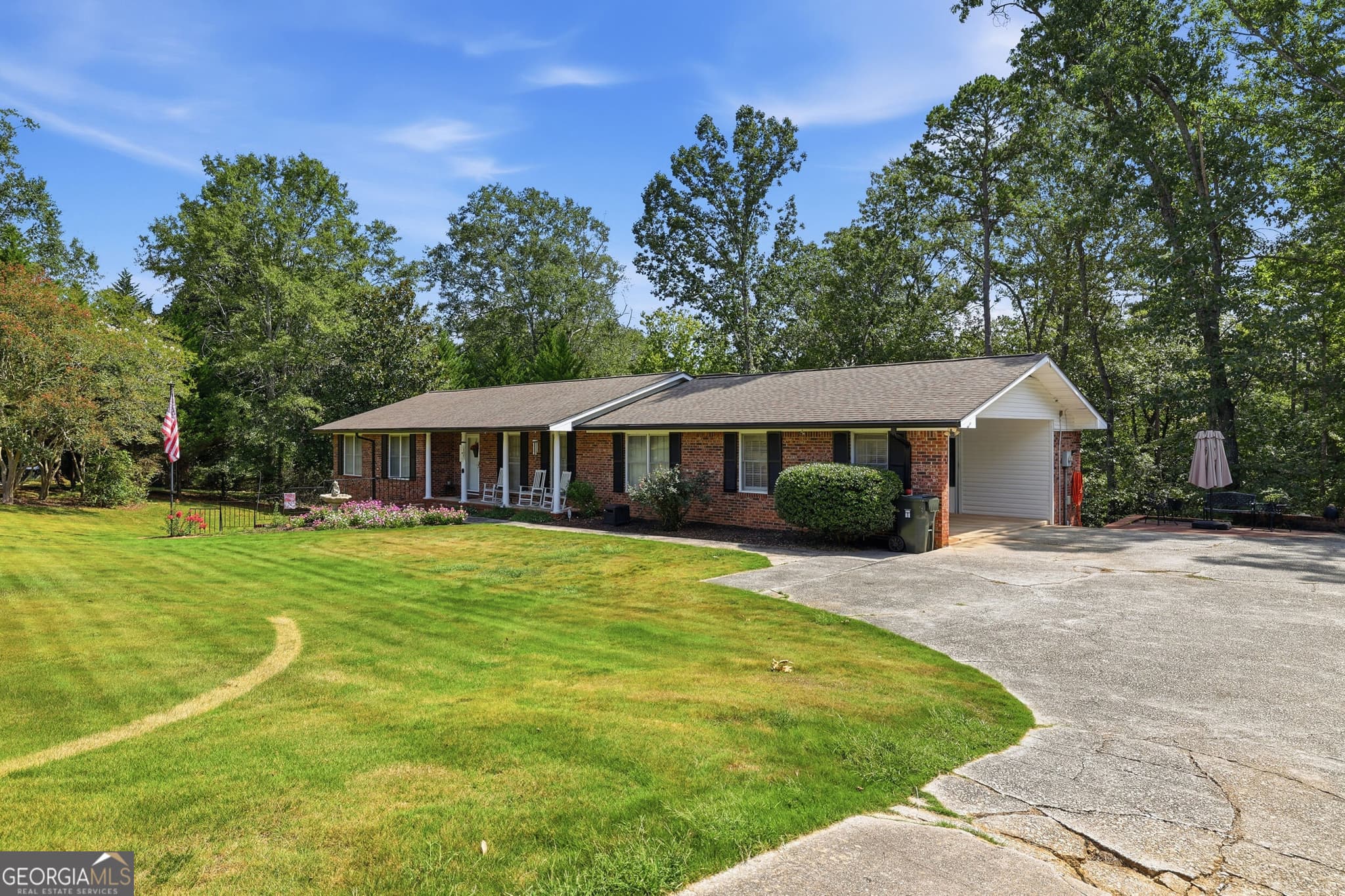 4 bedroom, 3.5 bathroom, 3,900 sq ft single family residence for sale at 155 Valley Road, Toccoa, GA 30577