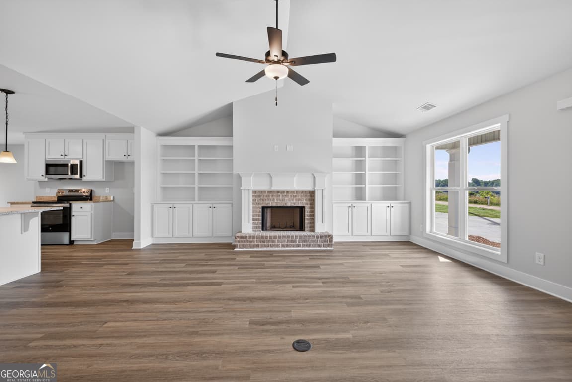 4 bedroom, 3 bathroom, 2,150 sq ft single family residence for sale at 154 Airport Road 13, Canon, GA 30520 — photo 7