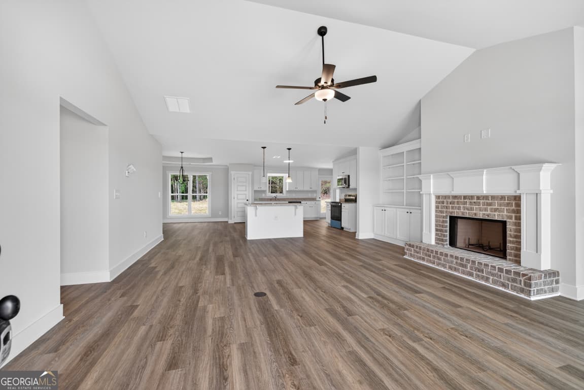 4 bedroom, 3 bathroom, 2,150 sq ft single family residence for sale at 154 Airport Road 13, Canon, GA 30520 — photo 5