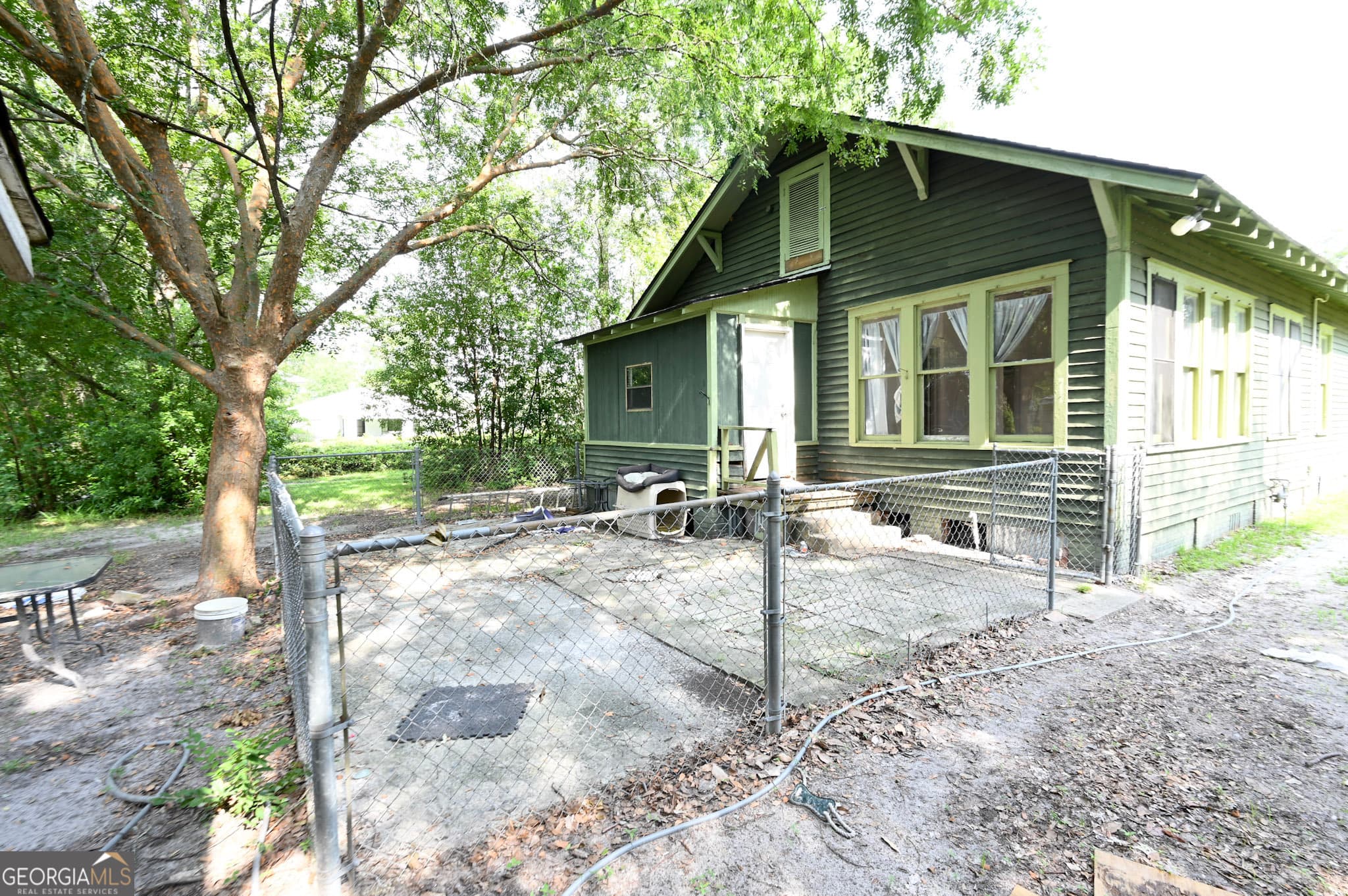 3 bedroom, 1 bathroom, 1,300 sq ft single family residence for sale at 1303 Carswell Avenue, Waycross, GA 31503 — photo 4