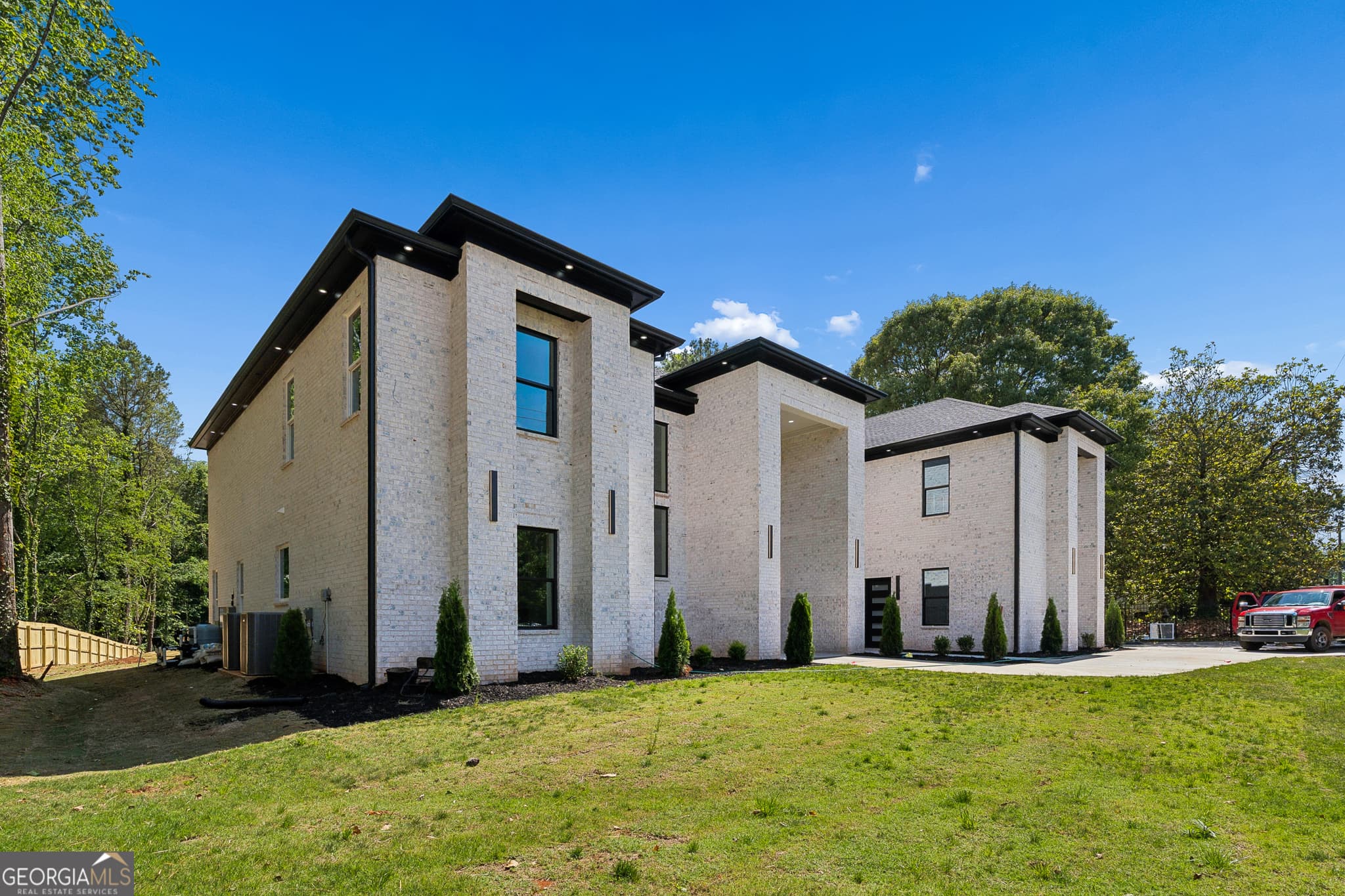 6 bedroom, 8 bathroom, 7,058 sq ft single family residence for sale at 1035 Auburn Road, Dacula, GA 30019 — photo 2