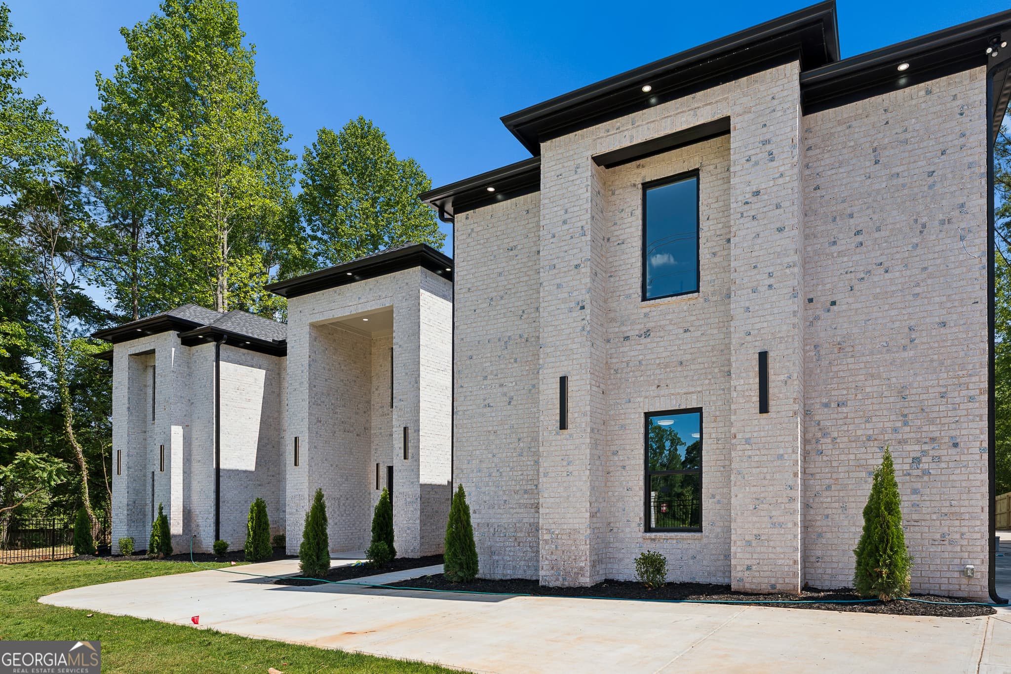 6 bedroom, 8 bathroom, 7,058 sq ft single family residence for sale at 1035 Auburn Road, Dacula, GA 30019 — photo 4