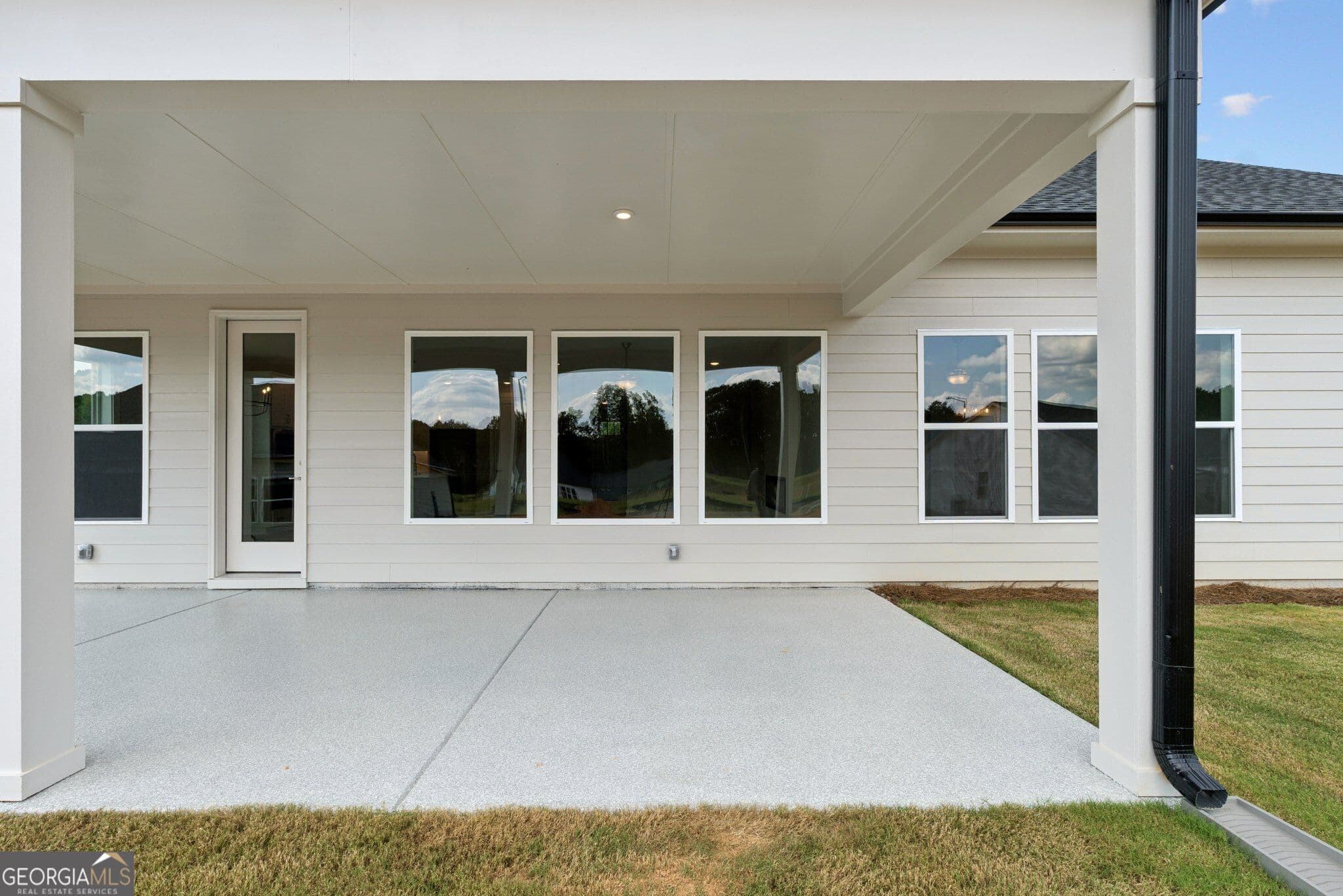 4 bedroom, 3 bathroom, 2,635 sq ft single family residence for sale at 363 Barnfield Way, Dallas, GA 30157 — photo 2