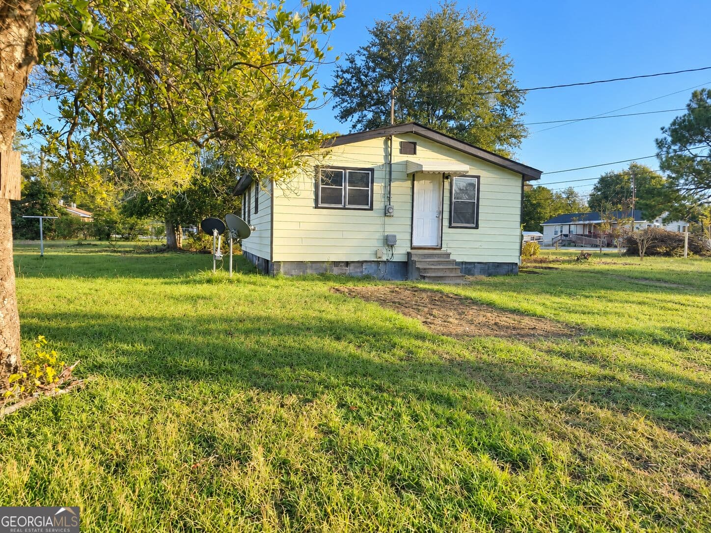 3 bedroom, 1 bathroom, 864 sq ft single family residence for sale at 407 Attaway Street, East Dublin, GA 31027 — photo 2