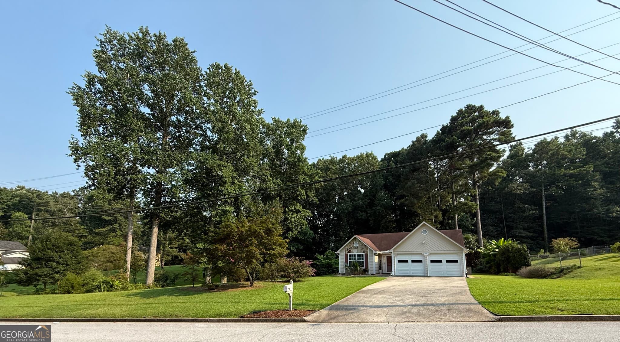 3 bedroom, 2 bathroom single family residence for rent at 3897 SADDLECREEK Drive, Douglasville, GA 30135 for $2,150 a month — photo 2
