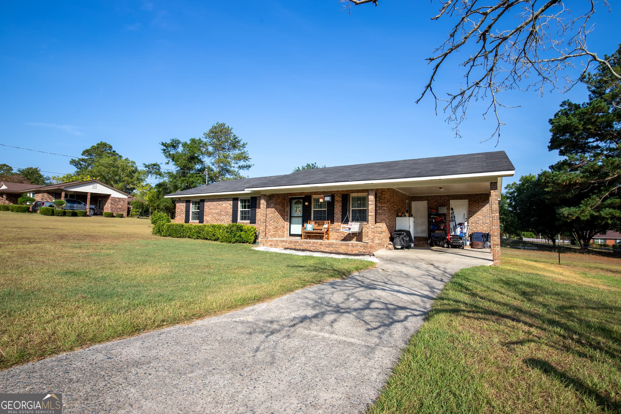 3 bedroom, 1.5 bathroom, 1,206 sq ft single family residence for sale at 110 Queen Drive, Glennville, GA 30427 — photo 3
