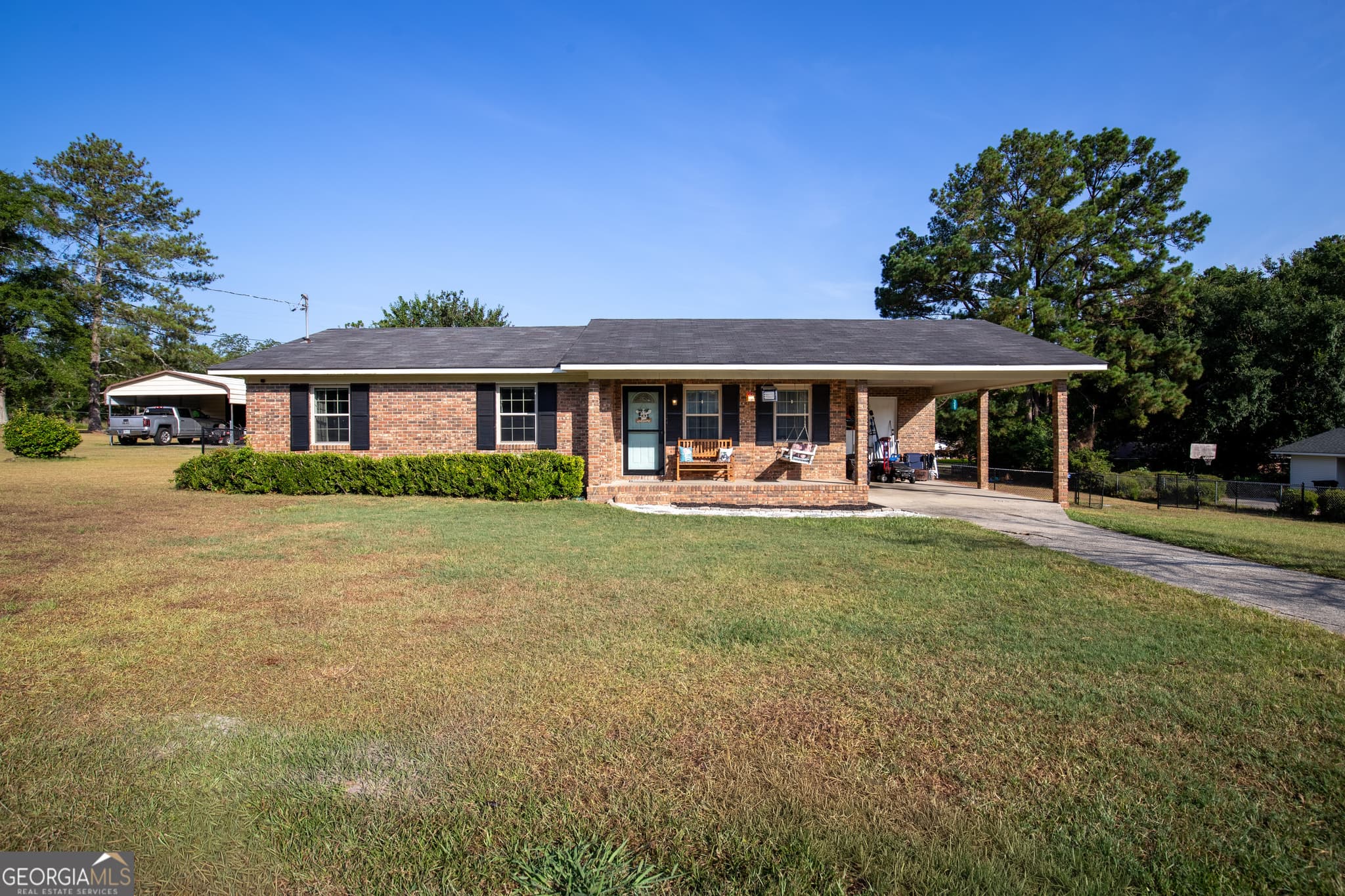 3 bedroom, 1.5 bathroom, 1,206 sq ft single family residence for sale at 110 Queen Drive, Glennville, GA 30427