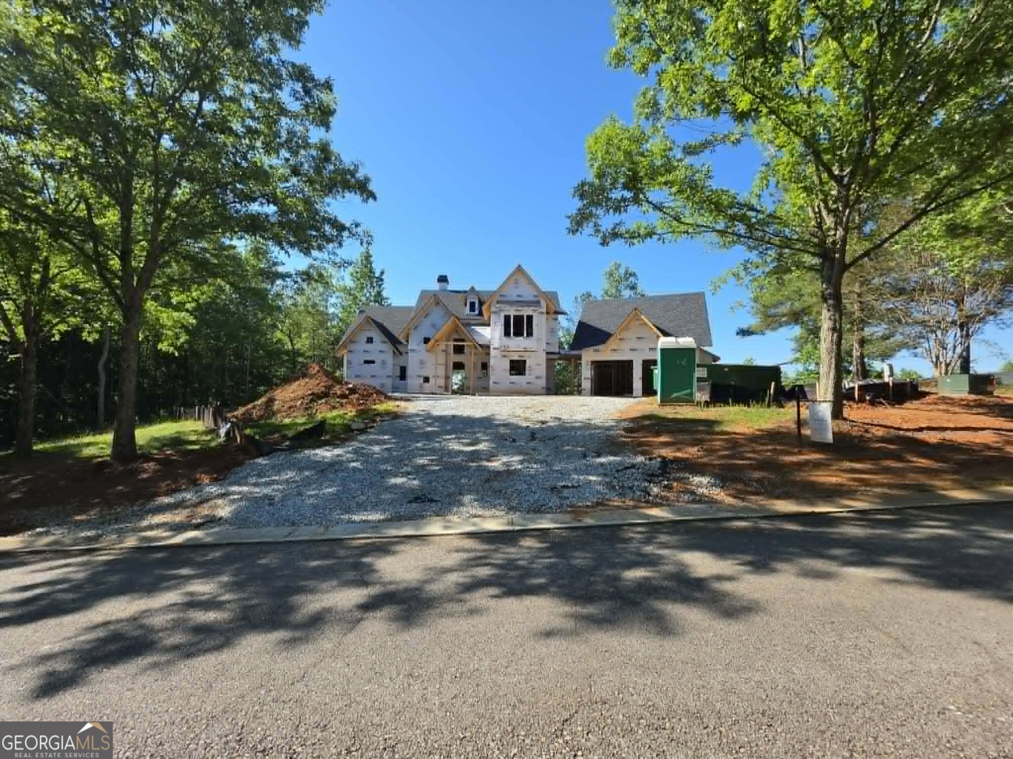 4 bedroom, 4.5 bathroom, 4,023 sq ft single family residence for sale at 343 Currahee Club Drive, Toccoa, GA 30577 — photo 4