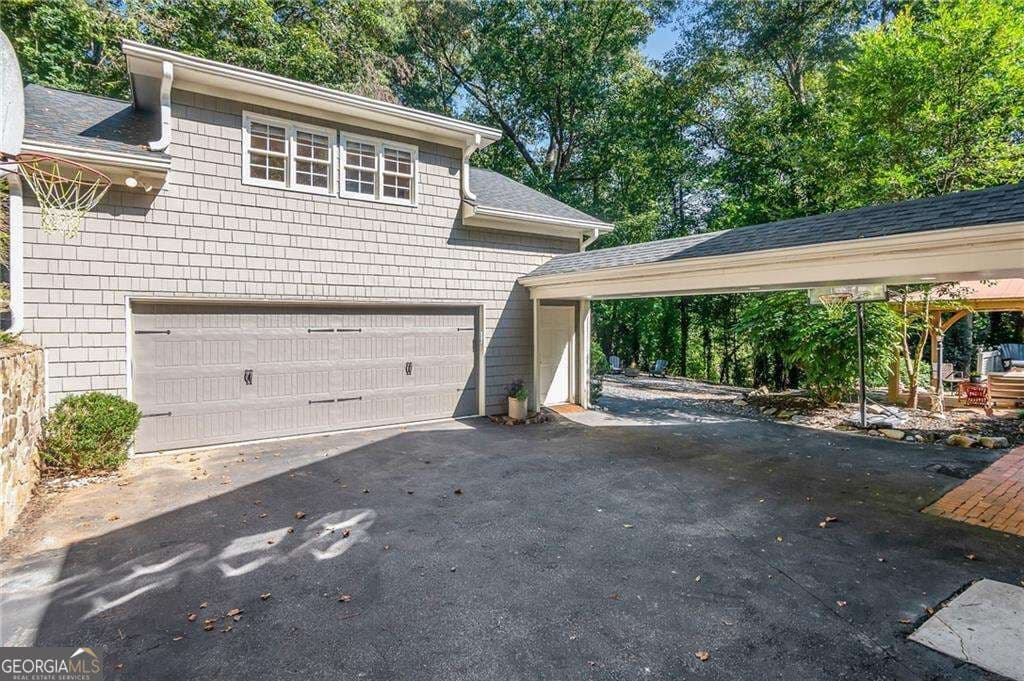 1 bedroom, 1 bathroom, 650 sq ft conversion for rent at 3611 Cloudland Drive, Atlanta, GA 30327 for $1,300 a month — photo 1 of 5