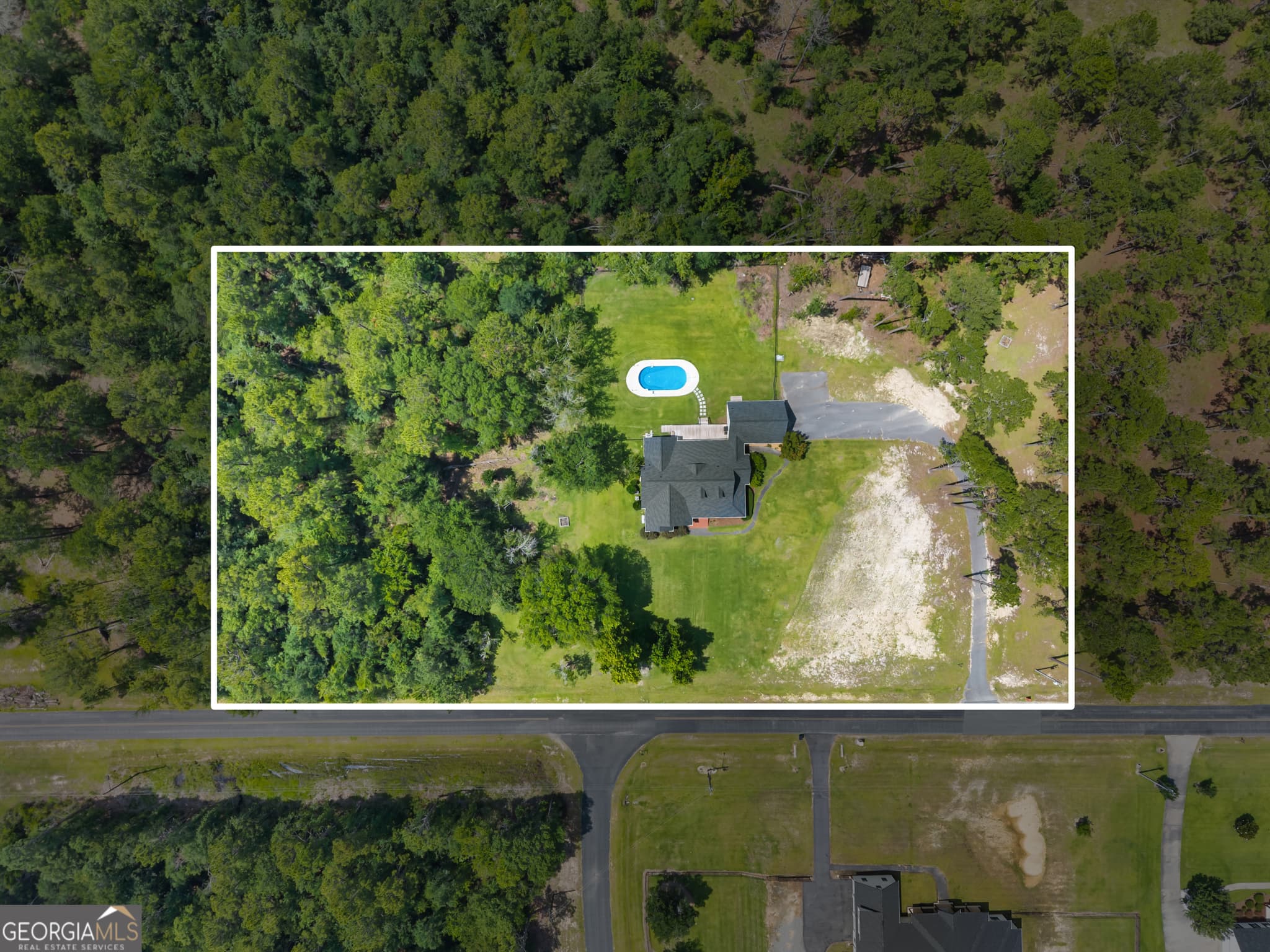 4 bedroom, 3.5 bathroom, 3,190 sq ft single family residence under contract at 220 Pinewood Drive, Vidalia, GA 30474 — photo 7