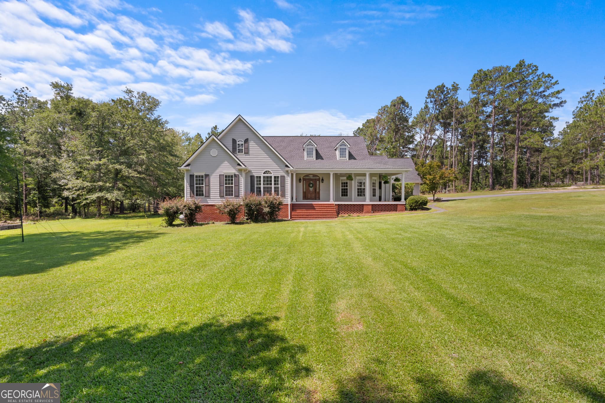 4 bedroom, 3.5 bathroom, 3,190 sq ft single family residence under contract at 220 Pinewood Drive, Vidalia, GA 30474 — photo 4