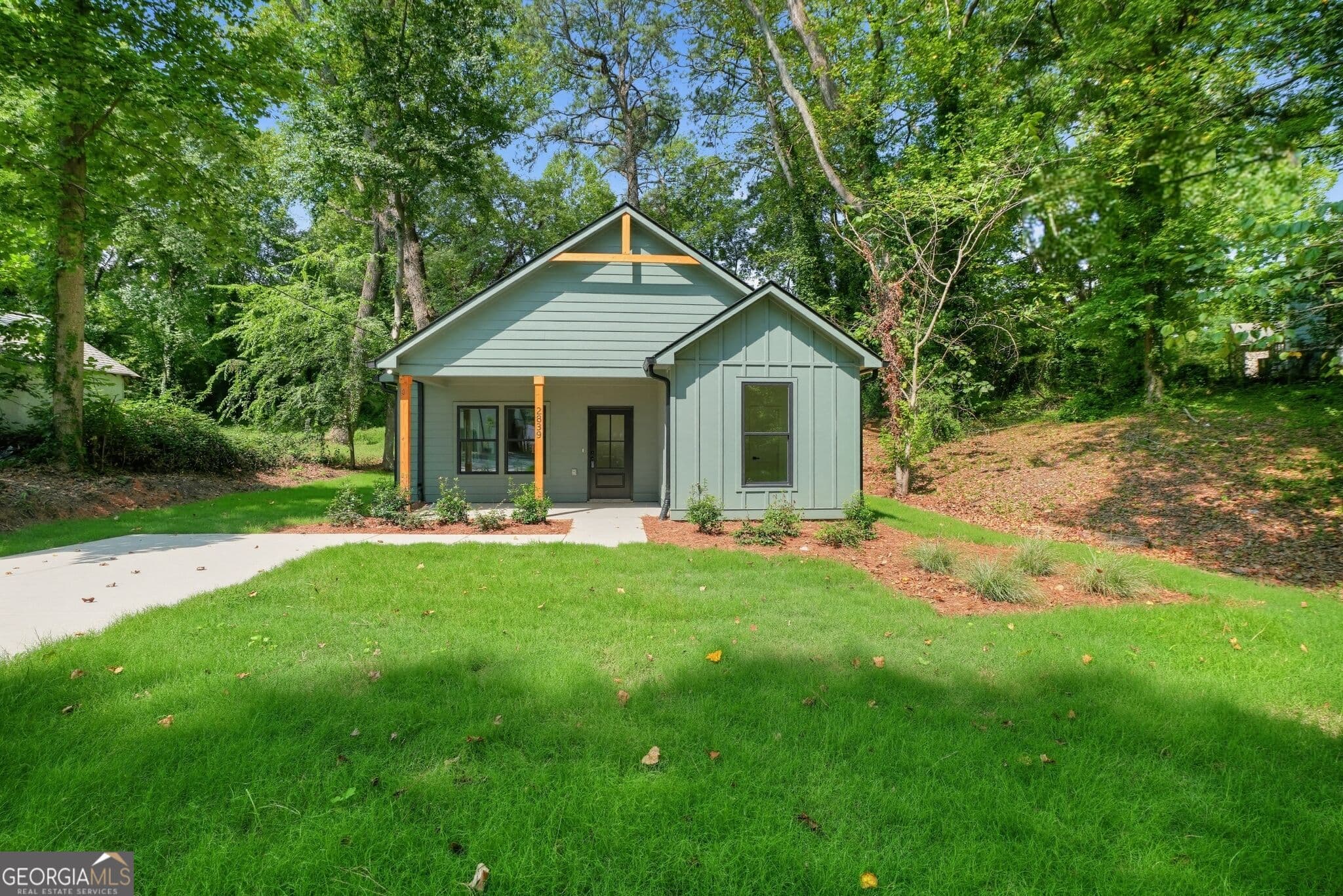 3 bedroom, 2 bathroom, 1,308 sq ft single family residence for sale at 2839 1st Avenue, Atlanta, GA 30315 — photo 5