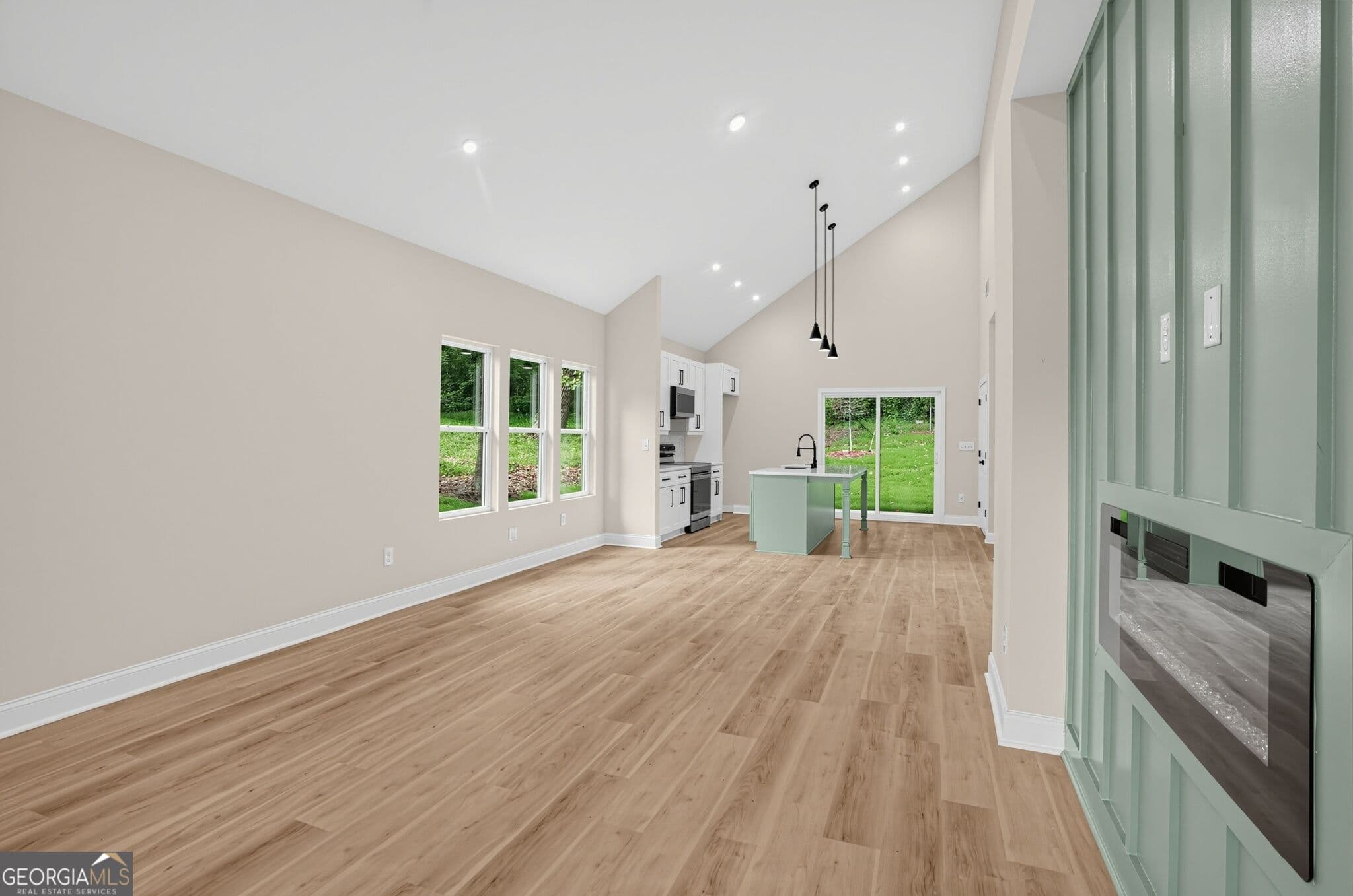 3 bedroom, 2 bathroom, 1,308 sq ft single family residence for sale at 2839 1st Avenue, Atlanta, GA 30315 — photo 9