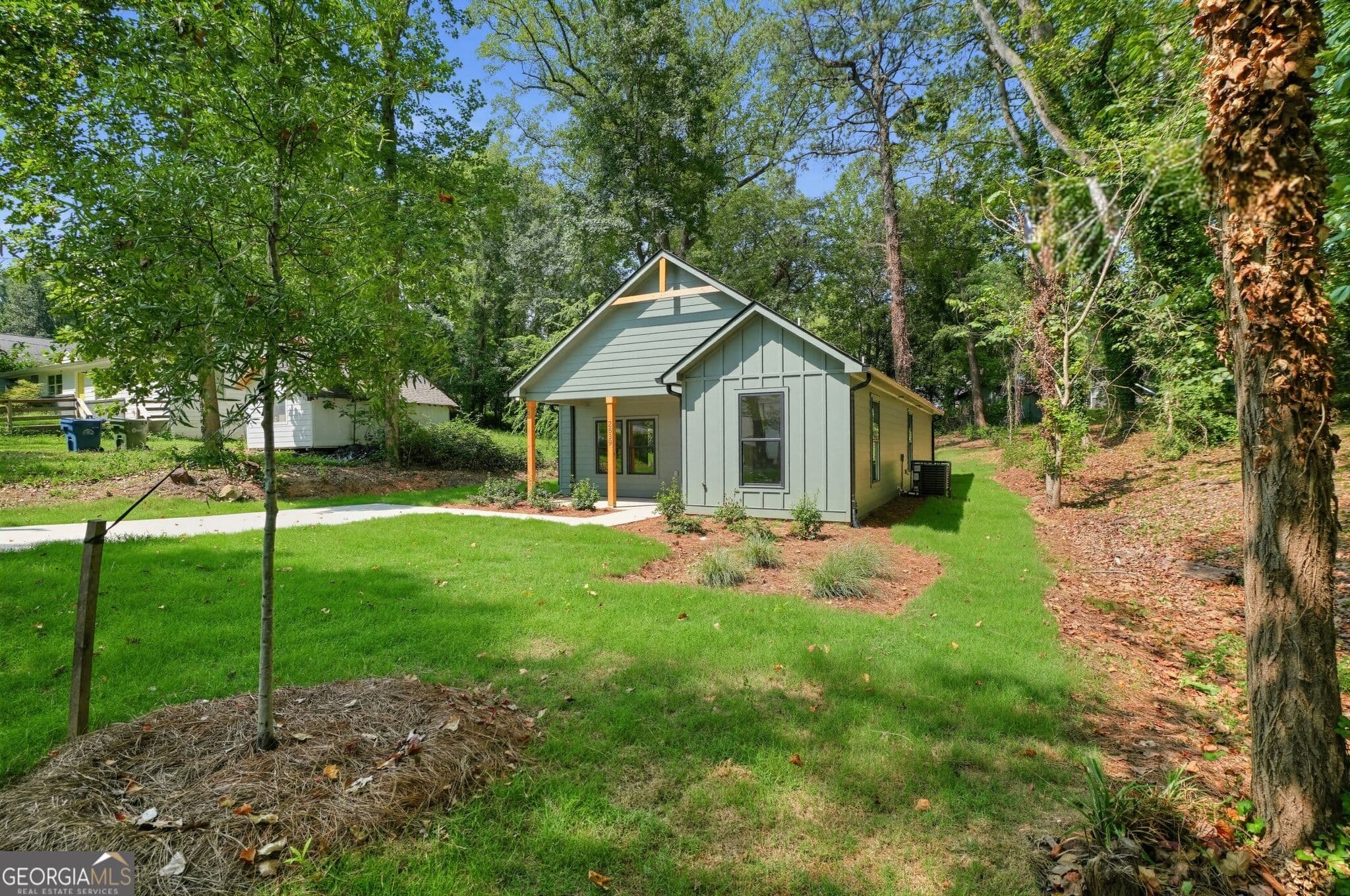 3 bedroom, 2 bathroom, 1,308 sq ft single family residence for sale at 2839 1st Avenue, Atlanta, GA 30315 — photo 4