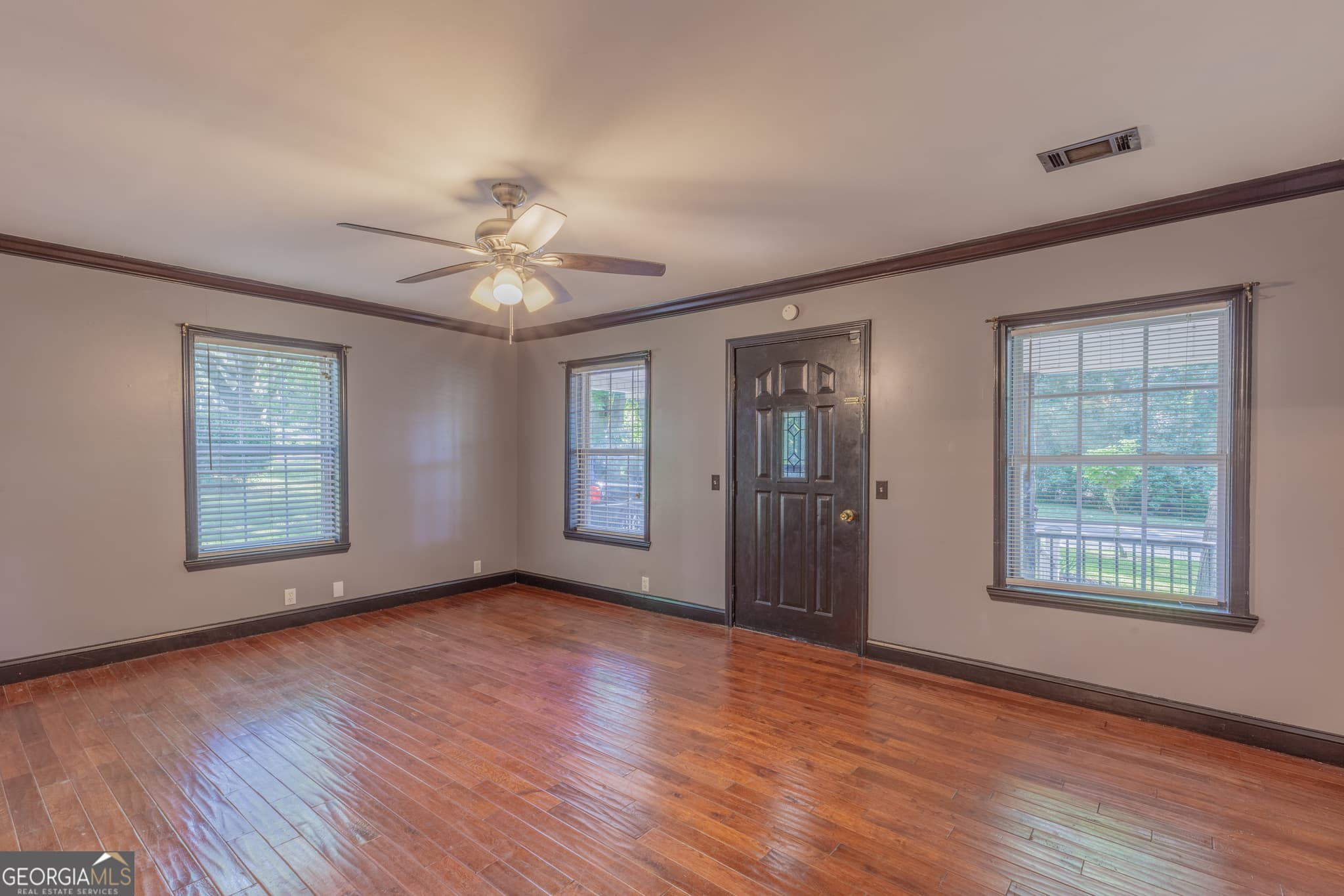 3 bedroom, 2 bathroom, 1,394 sq ft single family residence for sale at 701 N Duke Street, Lafayette, GA 30728 — photo 2