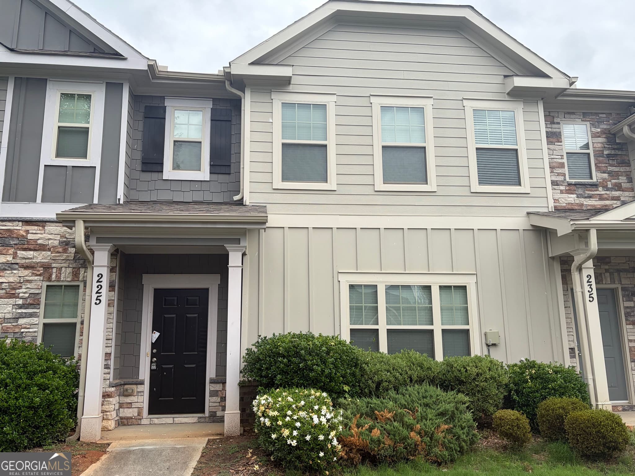 4 bedroom, 3 bathroom, 2,163 sq ft single family residence for sale at 225 Orchard Drive, Covington, GA 30014 — photo 2