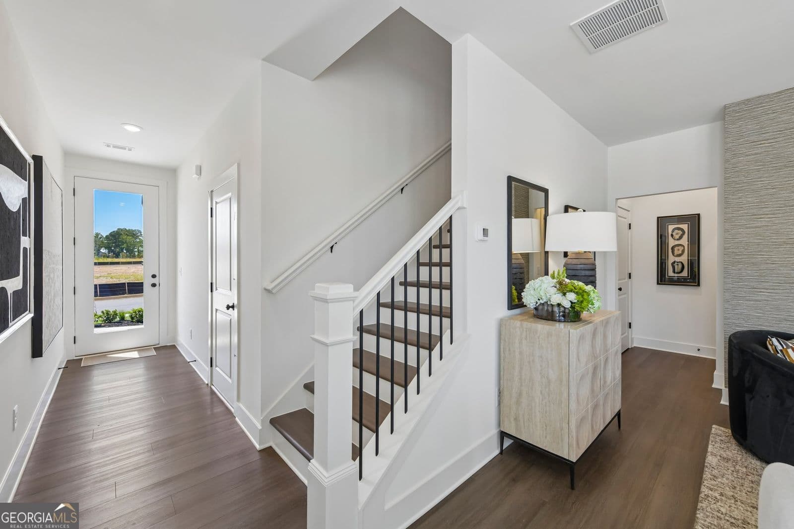 3 bedroom, 2.5 bathroom, 1,745 sq ft townhouse for sale at 218 Foxtrot Avenue 749, Hoschton, GA 30548 — photo 5