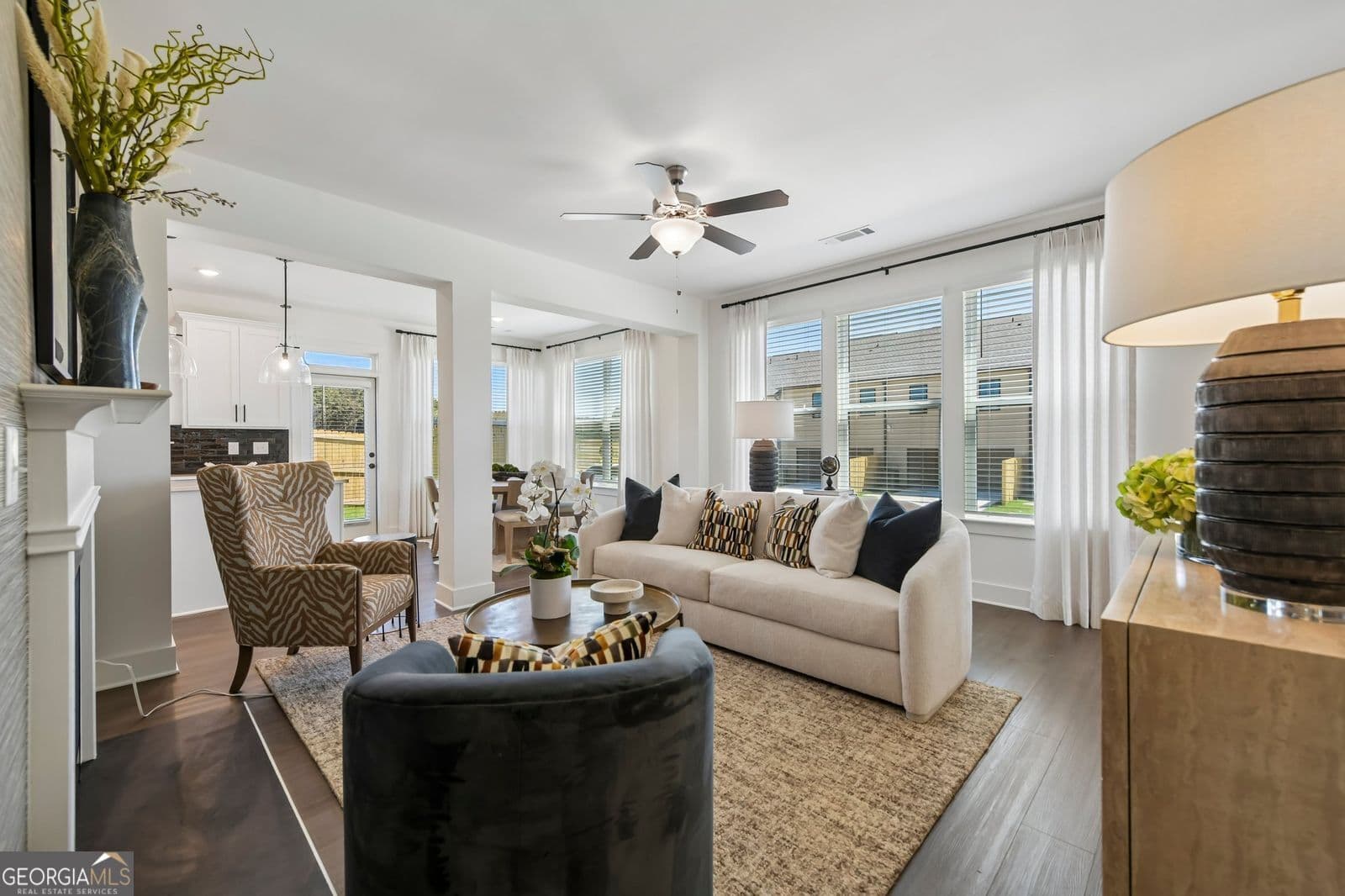 3 bedroom, 2.5 bathroom, 1,745 sq ft townhouse for sale at 218 Foxtrot Avenue 749, Hoschton, GA 30548 — photo 9