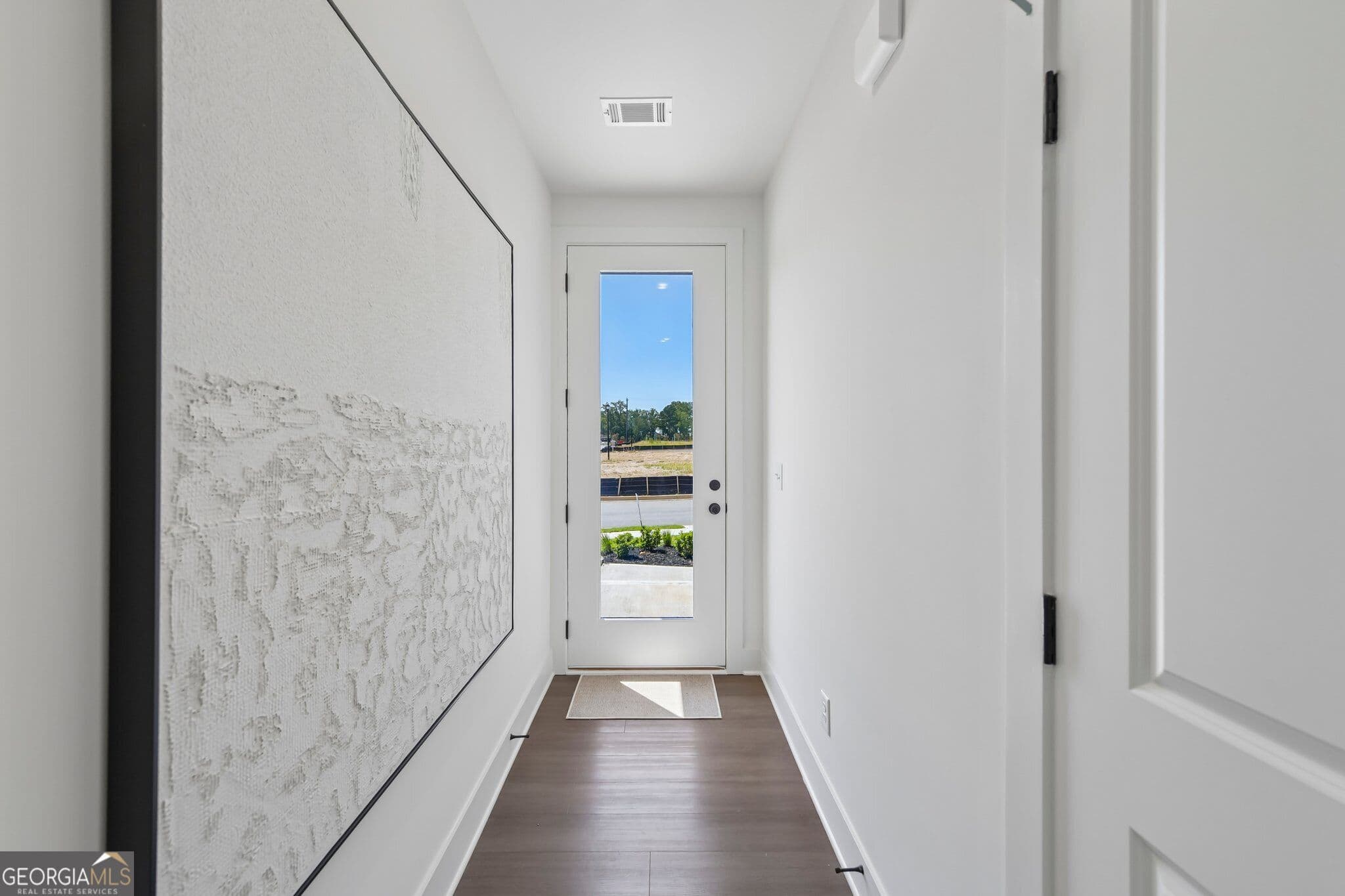 3 bedroom, 2.5 bathroom, 1,745 sq ft townhouse for sale at 218 Foxtrot Avenue 749, Hoschton, GA 30548 — photo 4