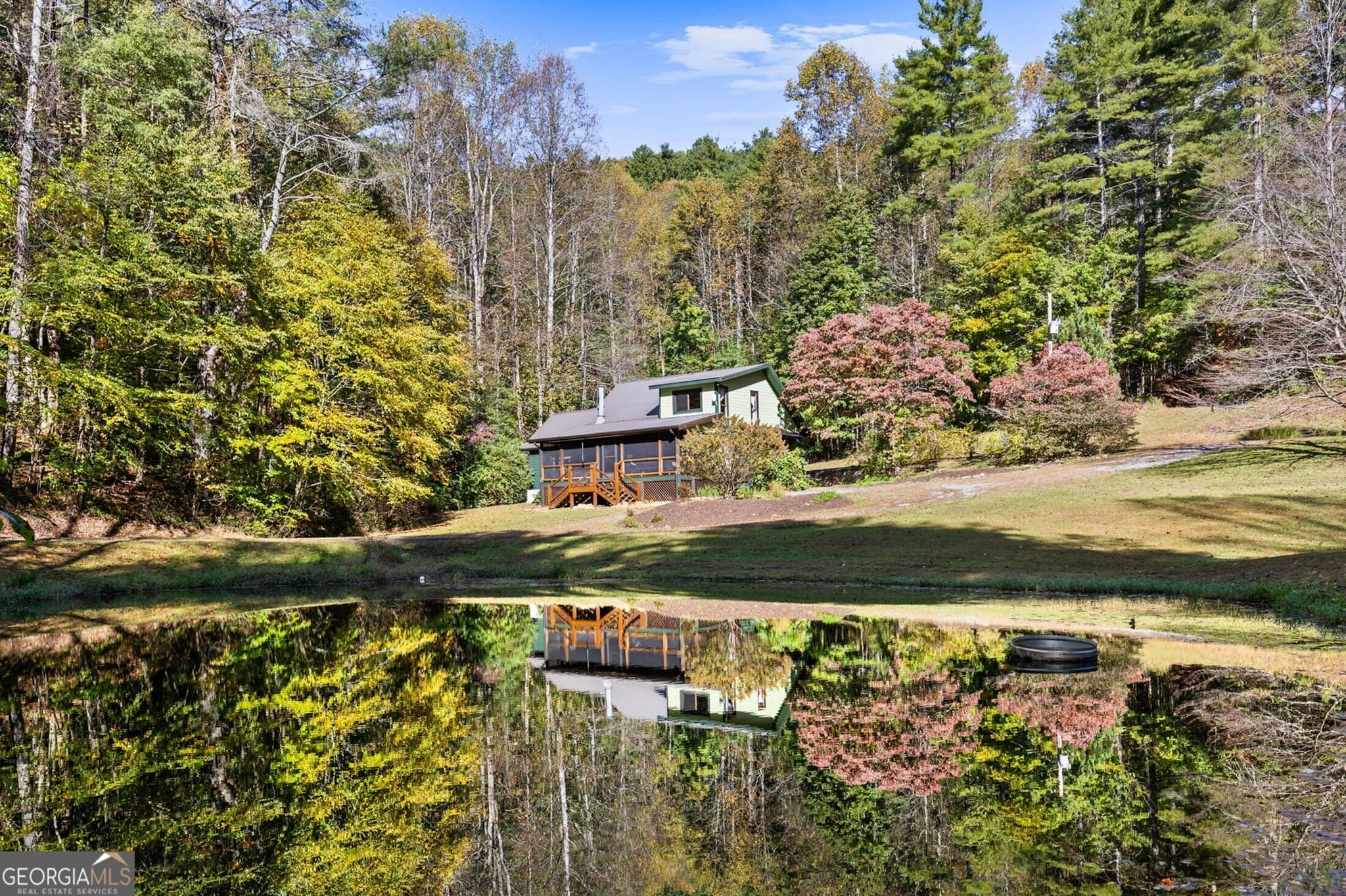 3 bedroom, 2 bathroom, 1,308 sq ft cabin,single family residence for sale at 8776 Hwy 2, Epworth, GA 30541 — photo 2