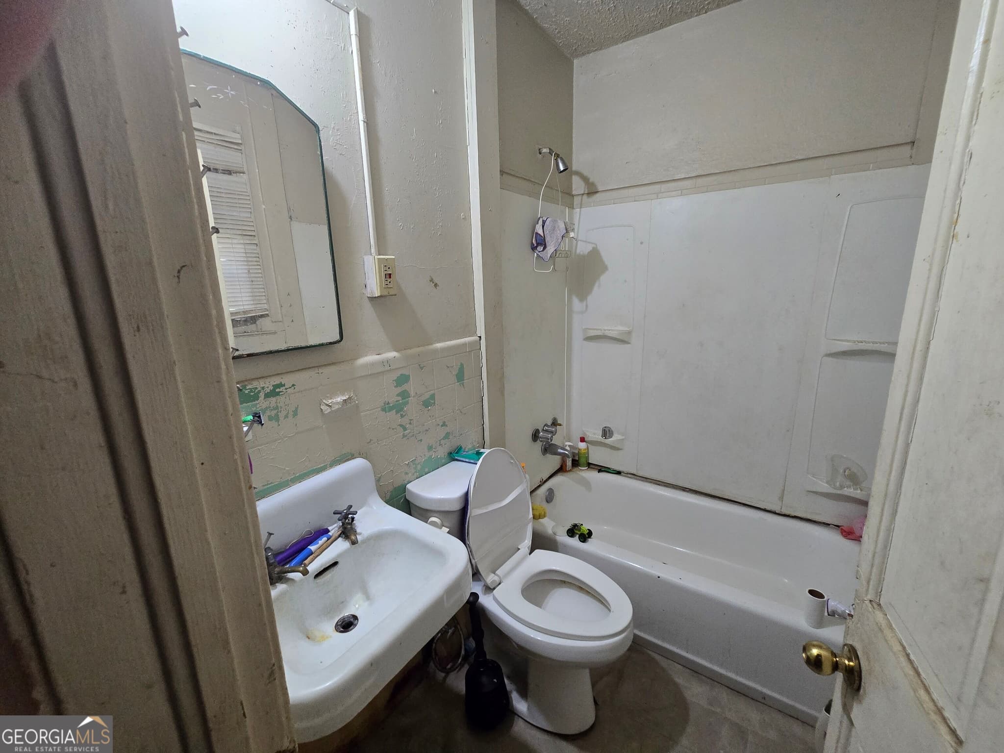 2 bedroom, 2 bathroom, 1,259 sq ft single family residence for sale at 1702 E 39th Street, Savannah, GA 31404 — photo 7