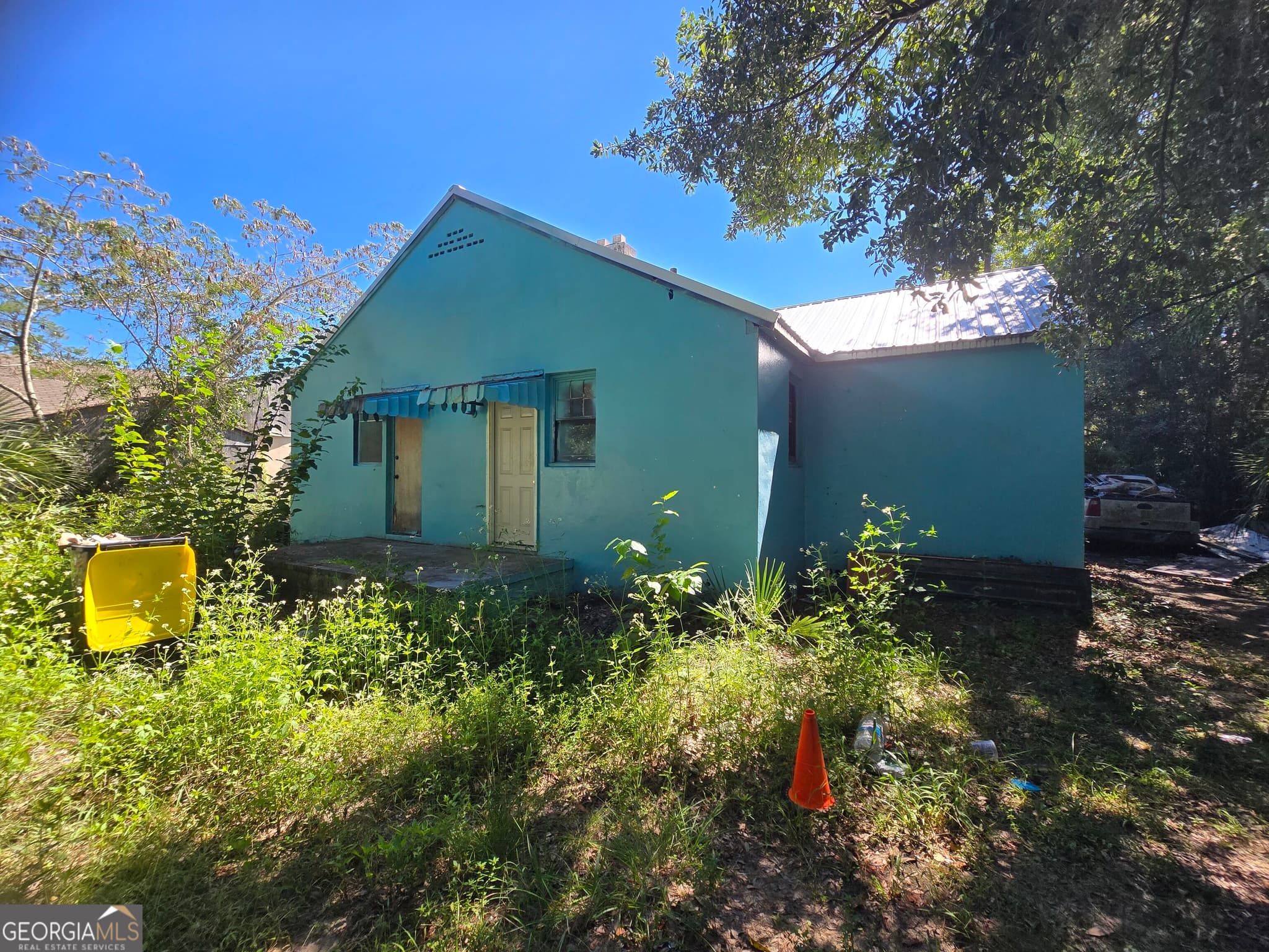 2 bedroom, 2 bathroom, 1,259 sq ft single family residence for sale at 1702 E 39th Street, Savannah, GA 31404 — photo 3